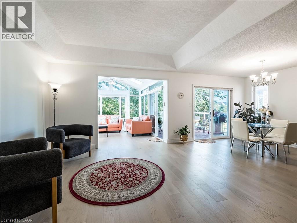 678 Salzburg Drive, Waterloo, Ontario  N2V 2N8 - Photo 12 - 40778382