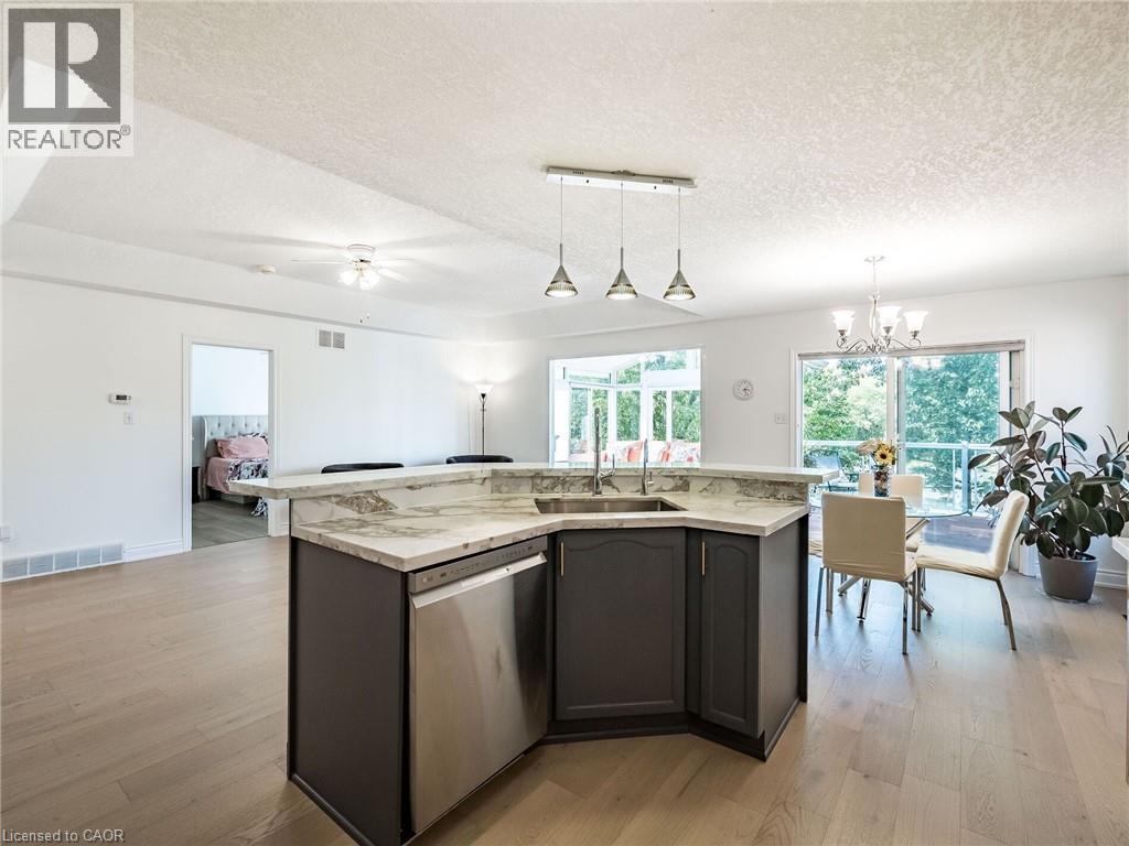 678 Salzburg Drive, Waterloo, Ontario  N2V 2N8 - Photo 19 - 40778382