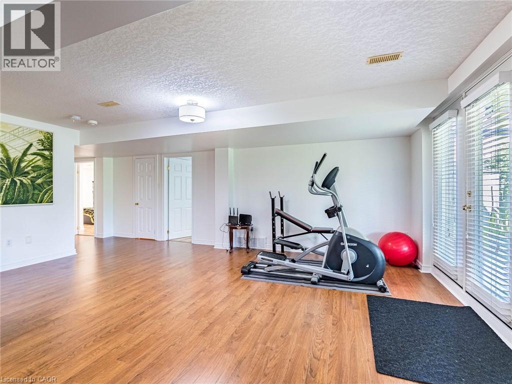 678 Salzburg Drive, Waterloo, Ontario  N2V 2N8 - Photo 32 - 40778382