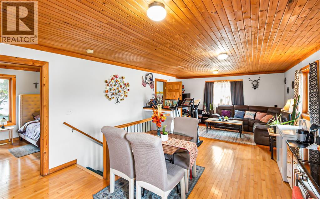 2018 24 Avenue, Didsbury, Alberta  T0M 0W0 - Photo 10 - A2262451