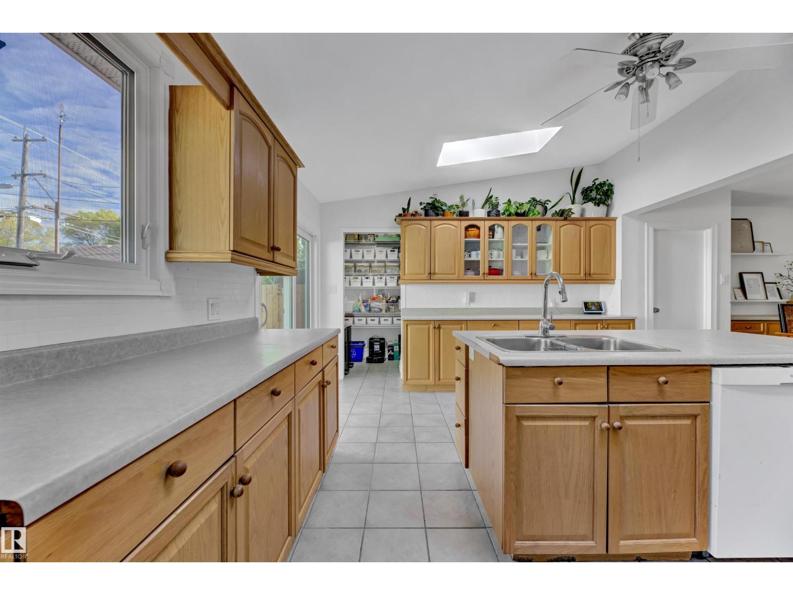 9115 79 St Nw, Edmonton, Alberta  T6C 2R3 - Photo 25 - E4461758