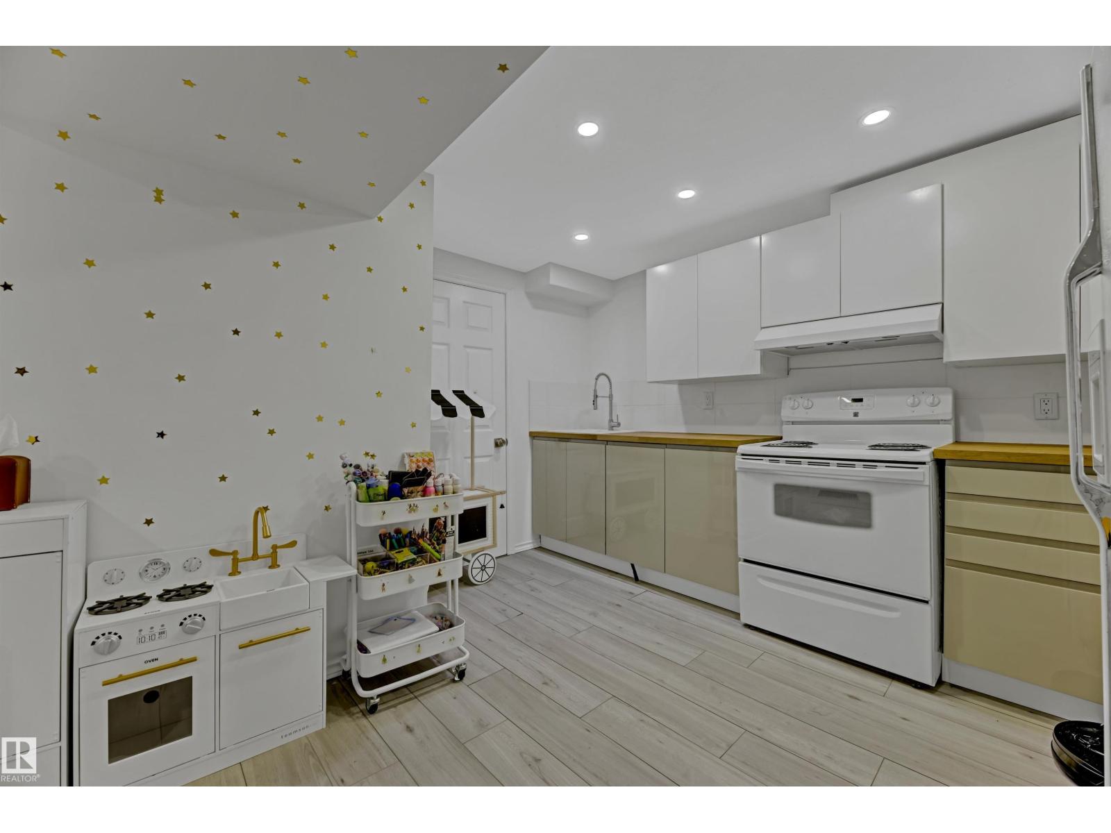 9115 79 St Nw, Edmonton, Alberta  T6C 2R3 - Photo 43 - E4461758