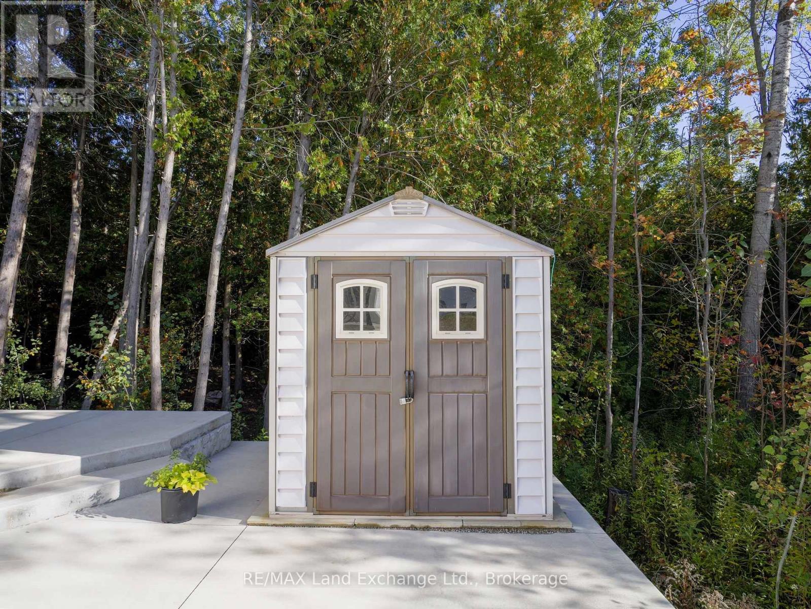 15 Lakeforest Drive, Saugeen Shores, Ontario  N0H 2L0 - Photo 42 - X12457570