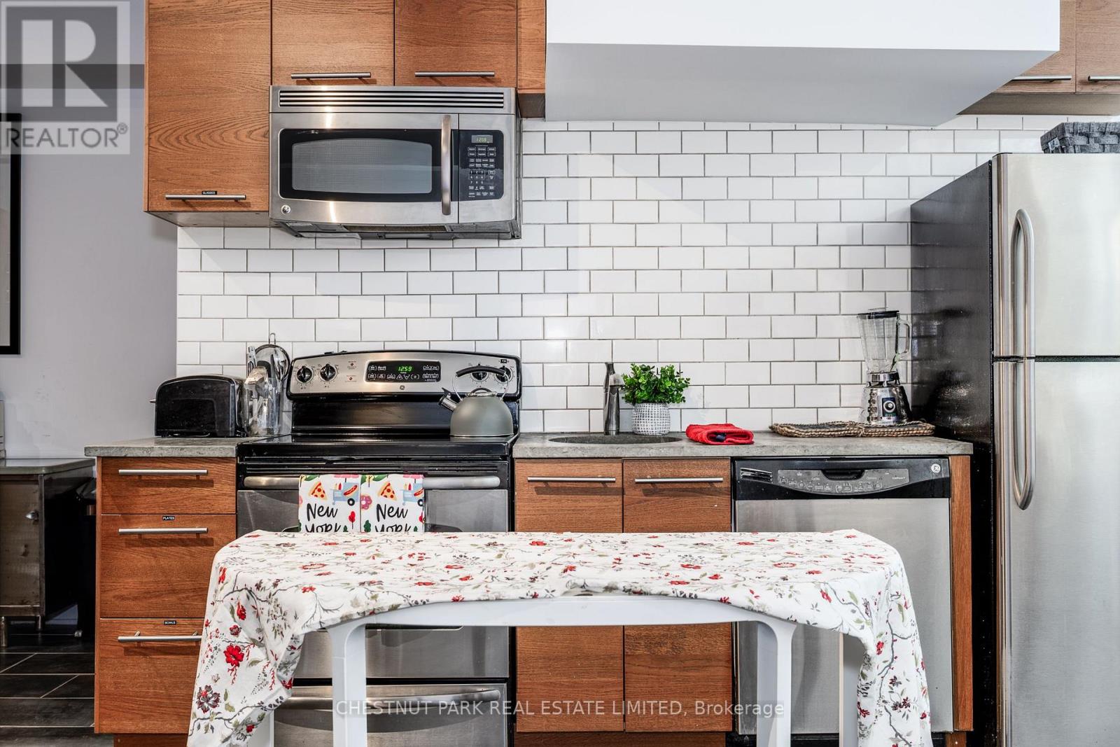 21 Isabella Street, Toronto, Ontario  M4Y 1M7 - Photo 29 - C12457604