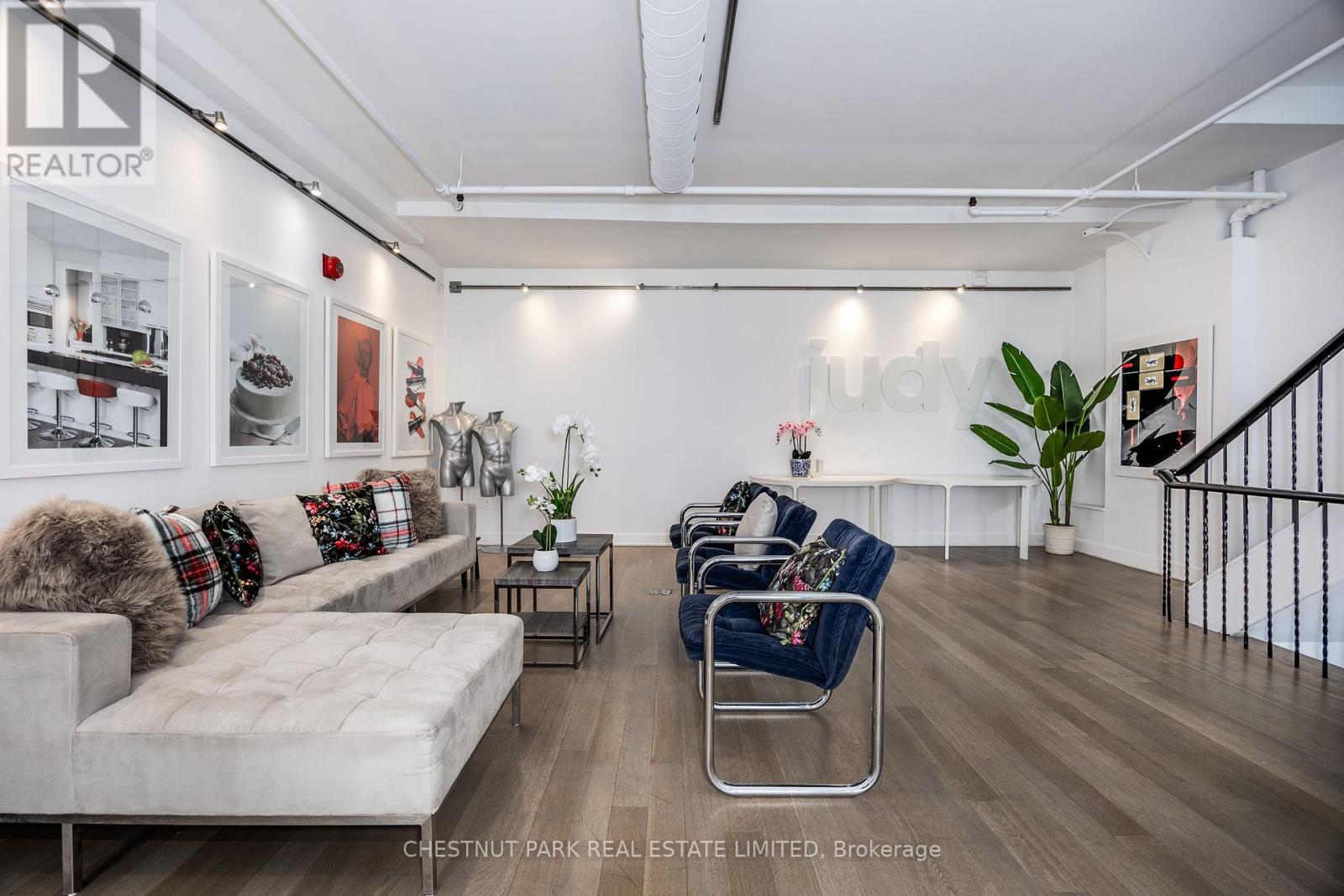 21 Isabella Street, Toronto, Ontario  M4Y 1M7 - Photo 4 - C12457604