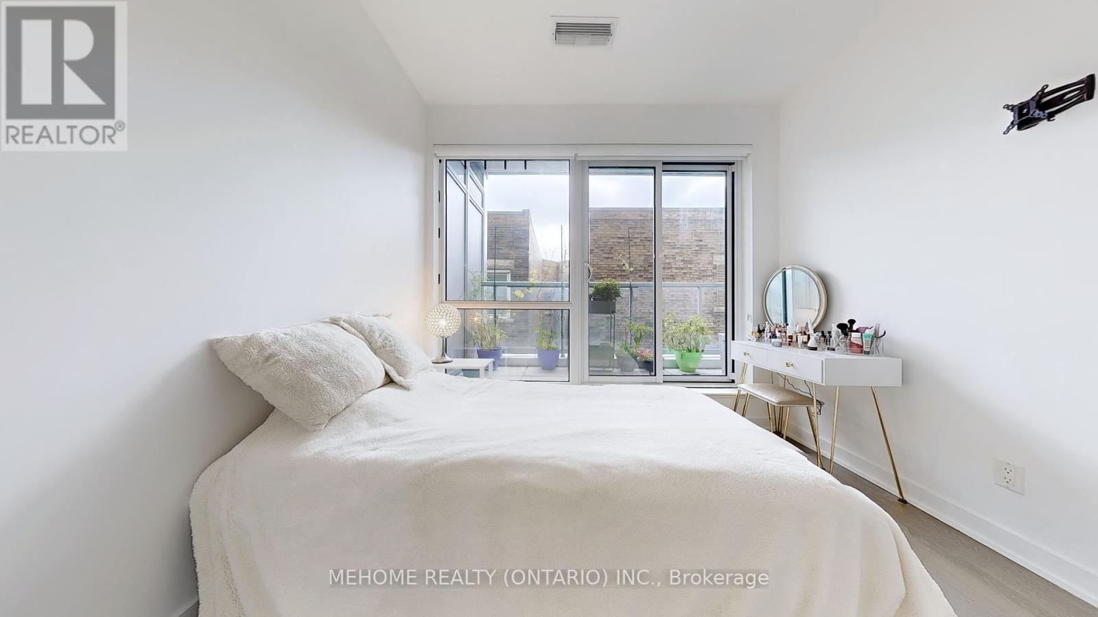 204 - 501 St. Clair Avenue W, Toronto, Ontario  M5P 0A2 - Photo 15 - C12457633