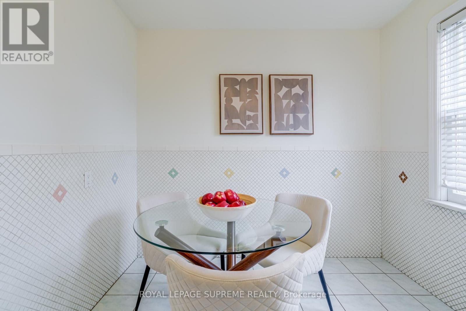 339 Hopewell Avenue, Toronto, Ontario  M6E 2S1 - Photo 15 - W12453831