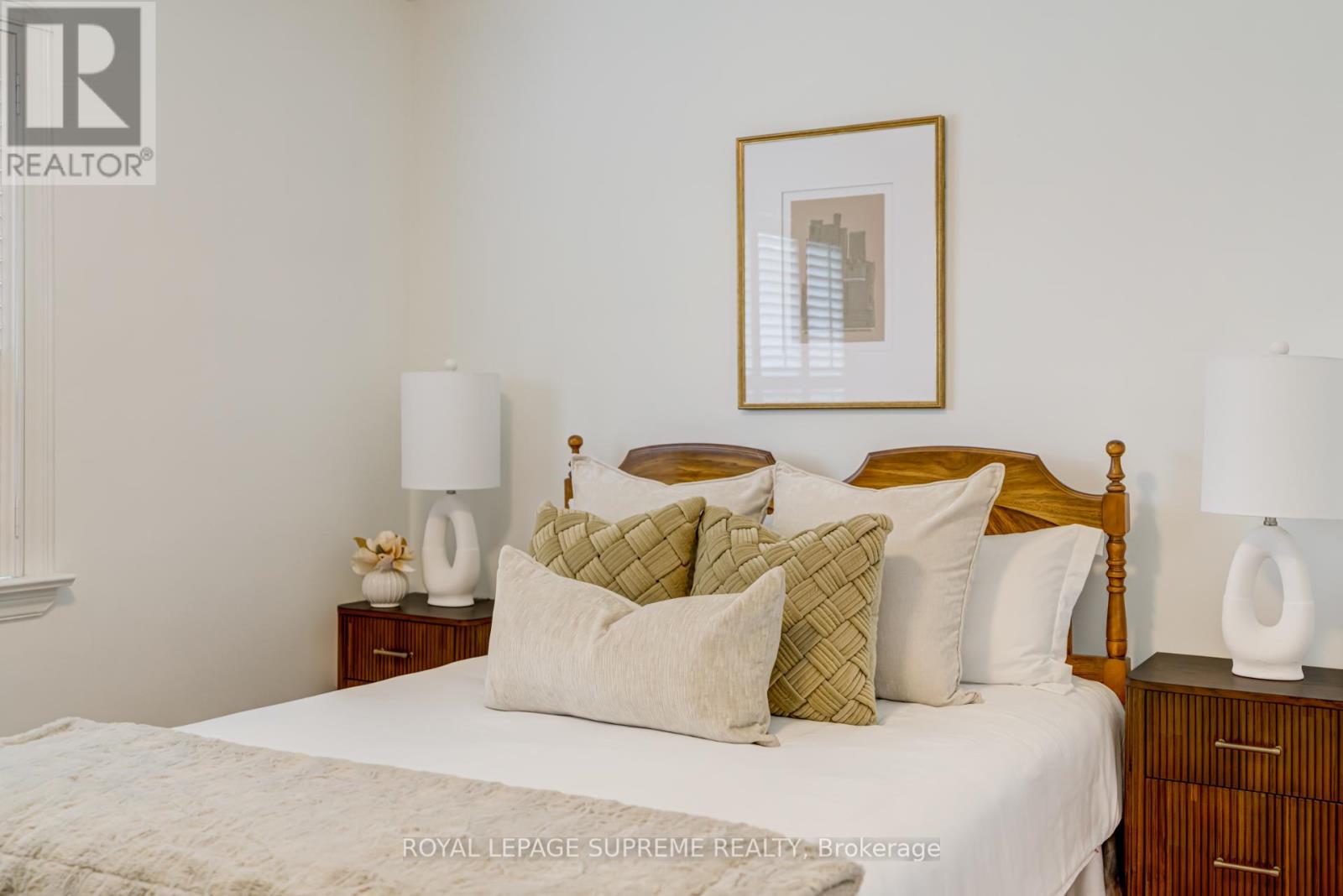 339 Hopewell Avenue, Toronto, Ontario  M6E 2S1 - Photo 19 - W12453831