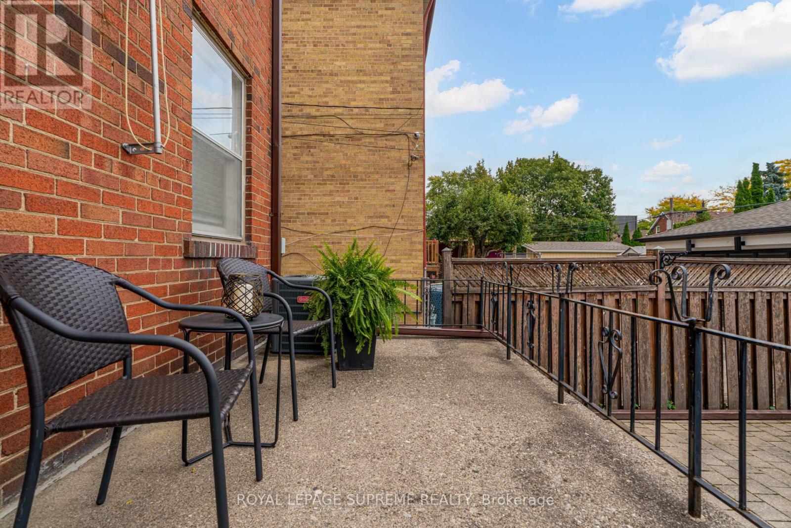 339 Hopewell Avenue, Toronto, Ontario  M6E 2S1 - Photo 33 - W12453831