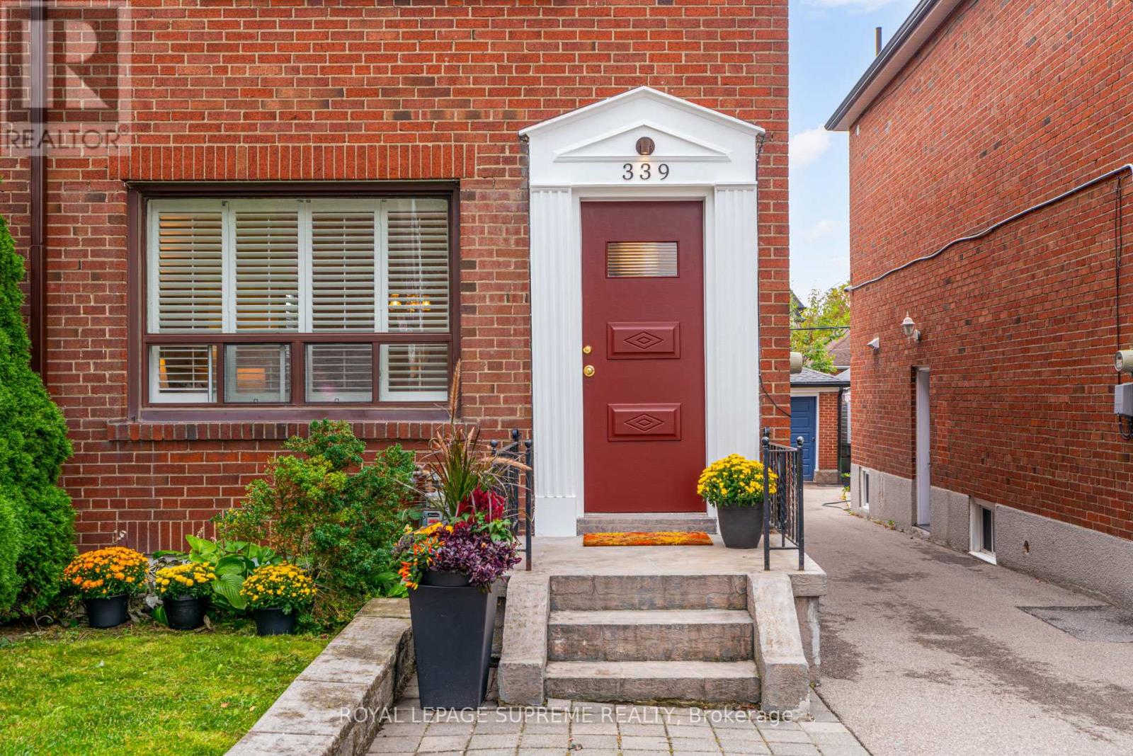 339 Hopewell Avenue, Toronto, Ontario  M6E 2S1 - Photo 38 - W12453831