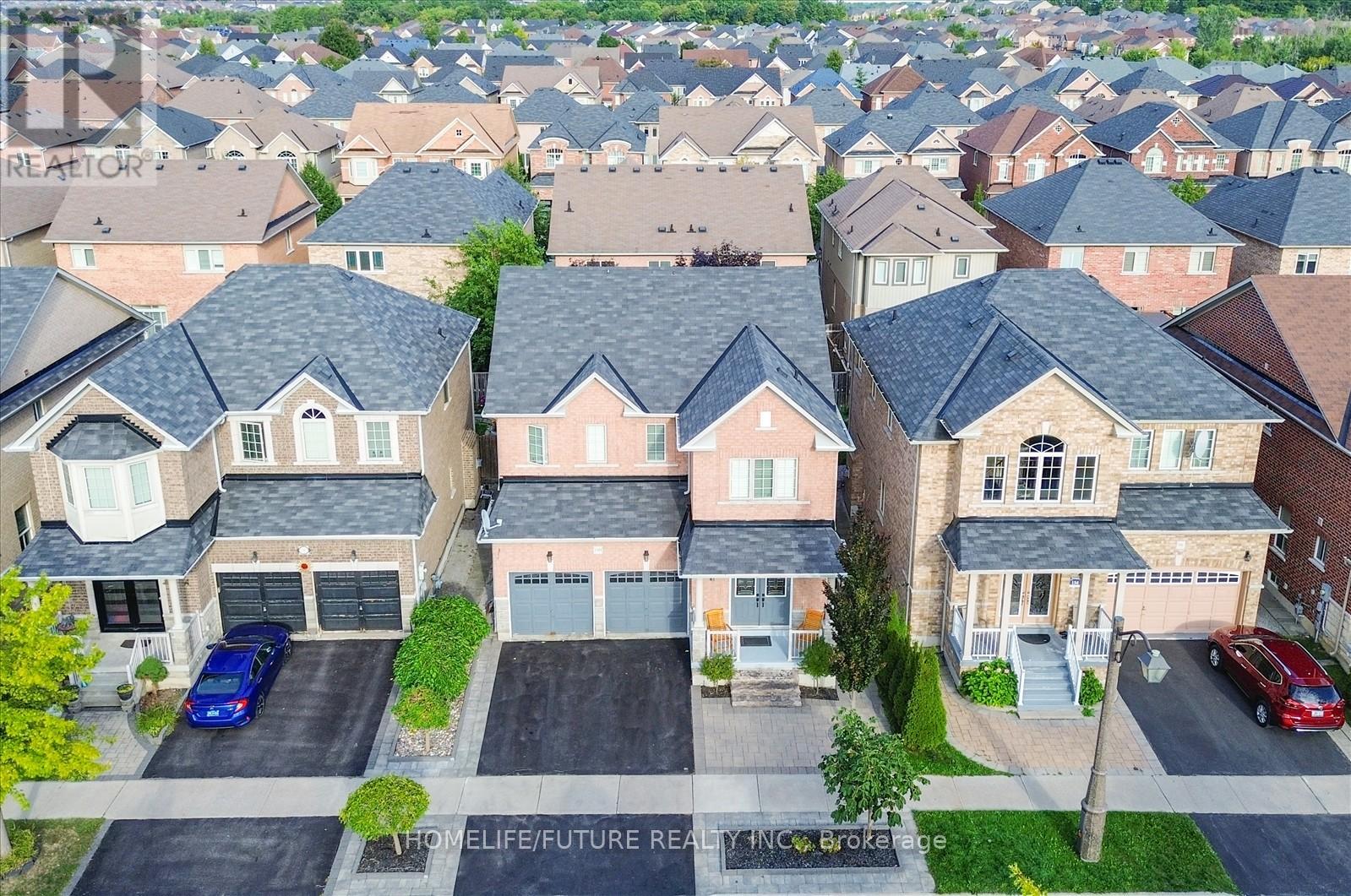 100 James Mccullough Road, Whitchurch-Stouffville, Ontario  L4A 0Z2 - Photo 4 - N12457600