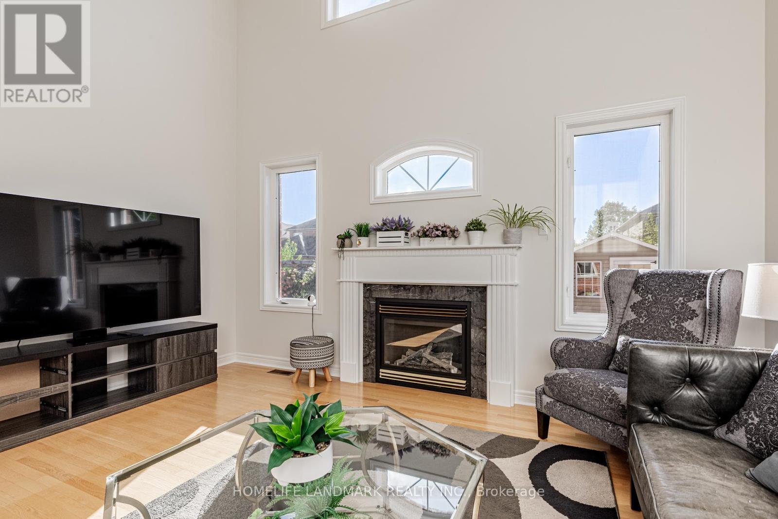 12 Houser Street, Markham, Ontario  L6E 1H8 - Photo 10 - N12457612