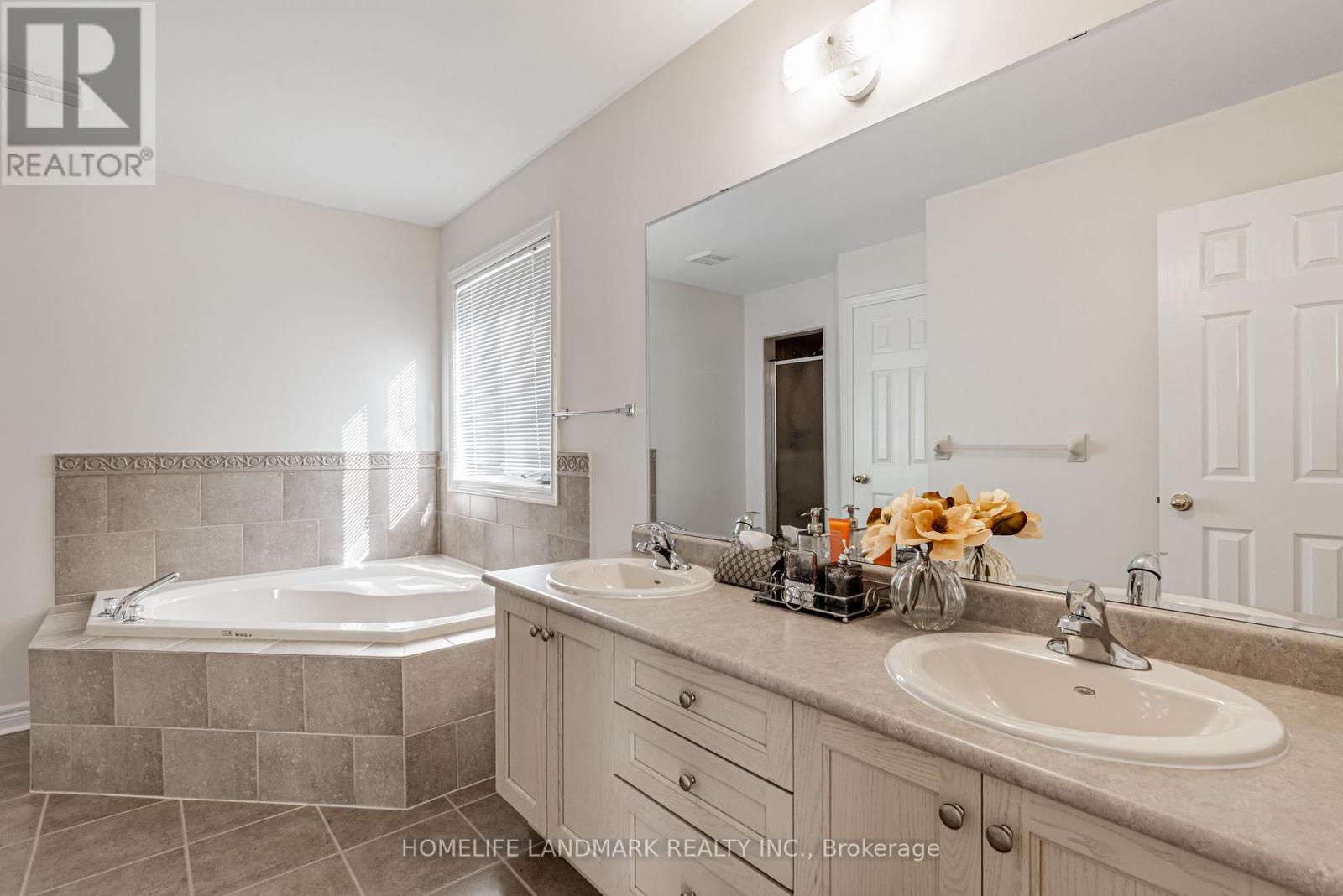 12 Houser Street, Markham, Ontario  L6E 1H8 - Photo 16 - N12457612