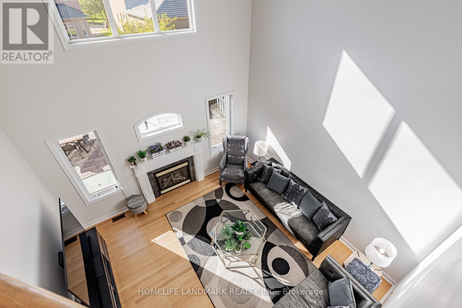 12 Houser Street, Markham, Ontario  L6E 1H8 - Photo 4 - N12457612