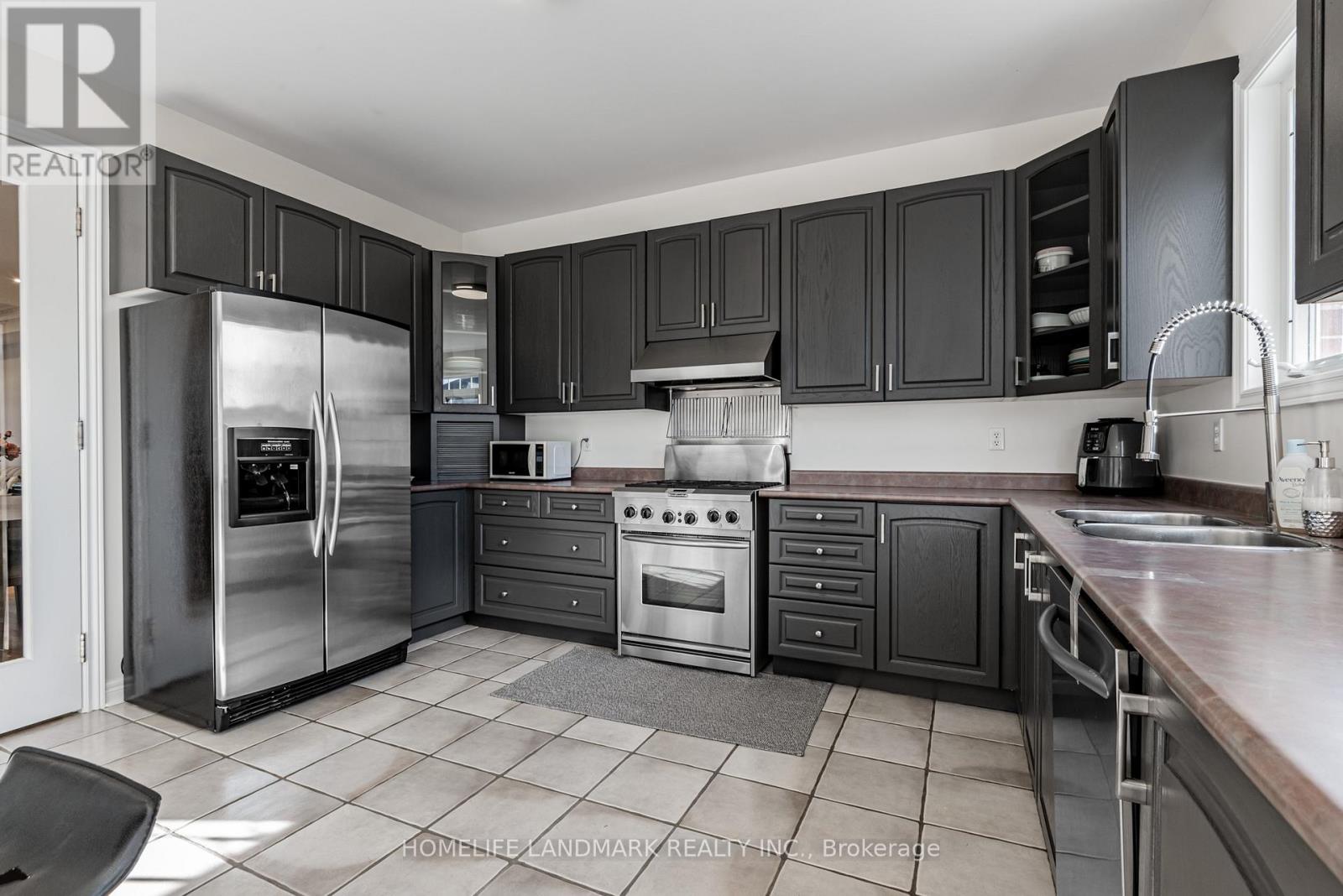 12 Houser Street, Markham, Ontario  L6E 1H8 - Photo 8 - N12457612