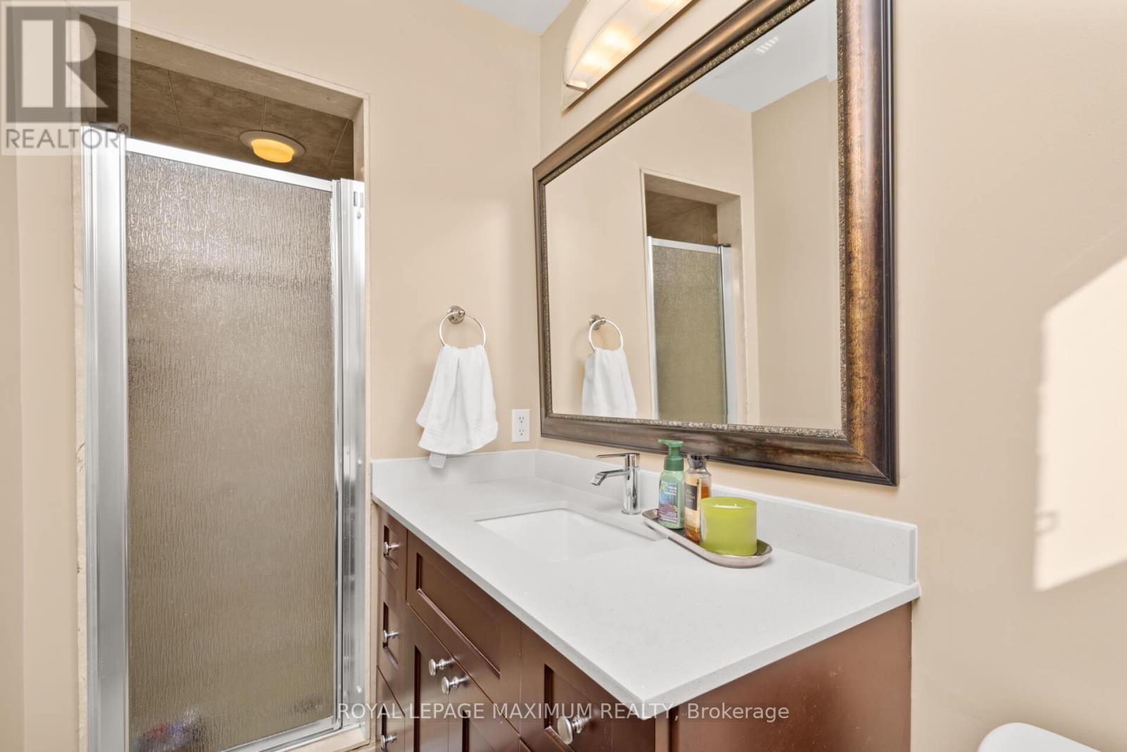 12 Checker Court, Vaughan, Ontario  L4J 5X3 - Photo 22 - N12457630