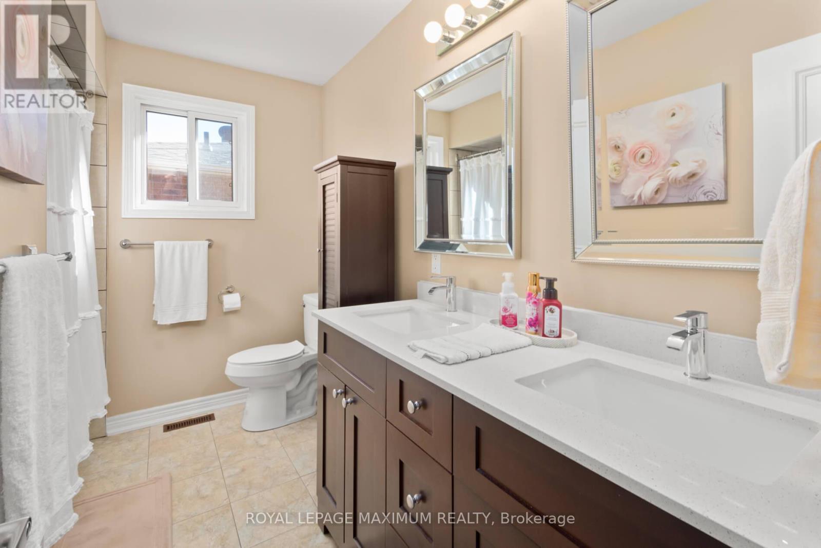 12 Checker Court, Vaughan, Ontario  L4J 5X3 - Photo 25 - N12457630