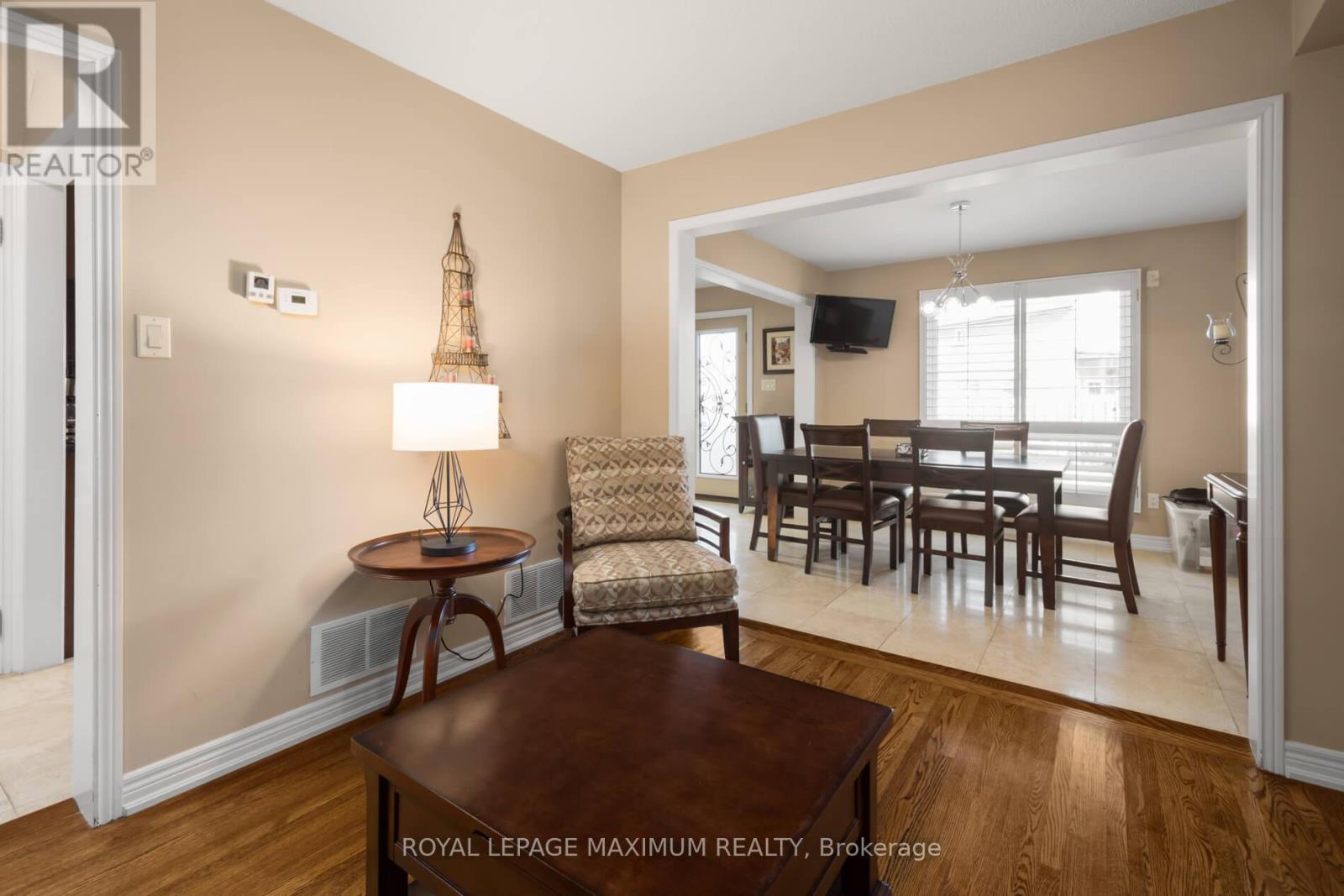 12 Checker Court, Vaughan, Ontario  L4J 5X3 - Photo 9 - N12457630