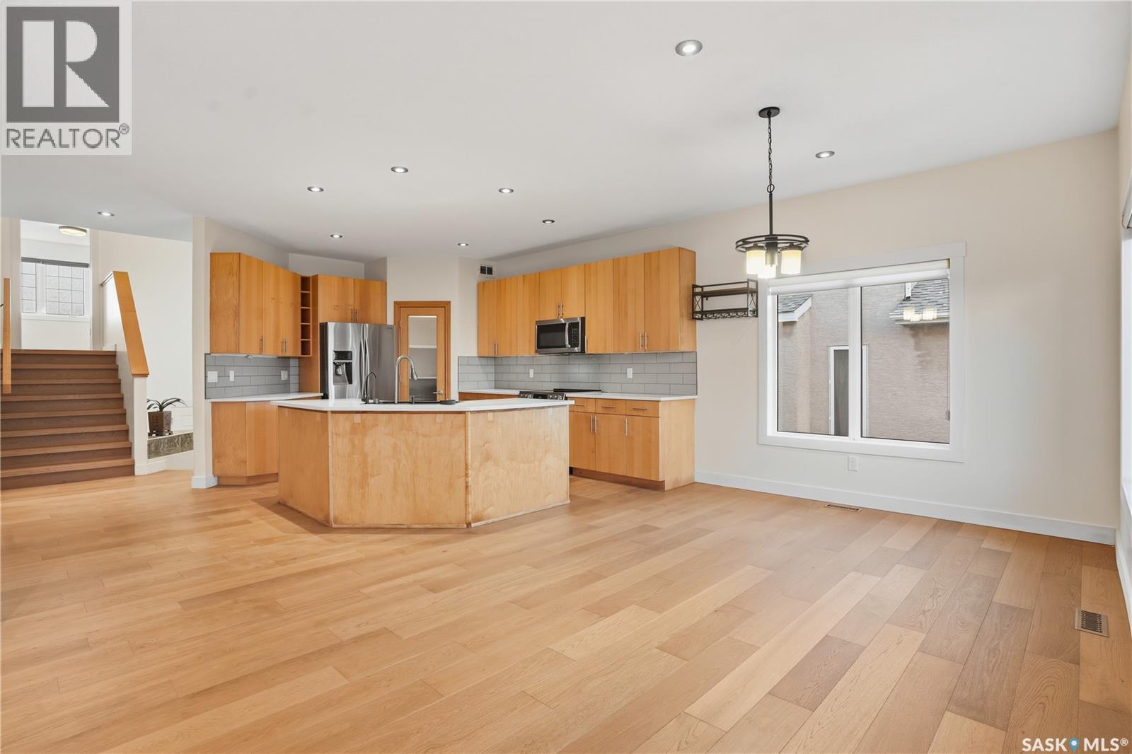 2106 Laurier Crescent E, Regina, Saskatchewan  S4V 0P6 - Photo 13 - SK020658