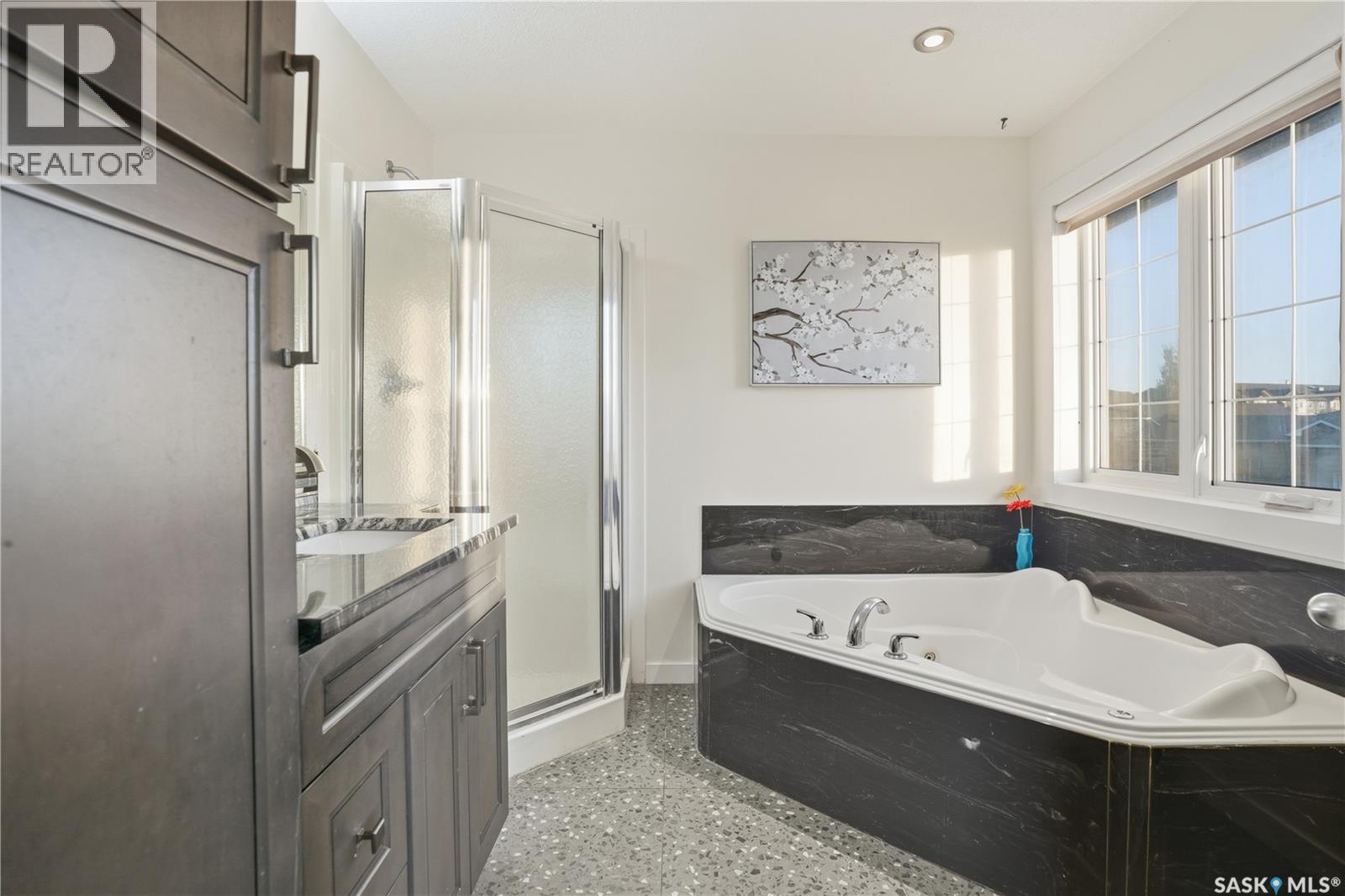 2106 Laurier Crescent E, Regina, Saskatchewan  S4V 0P6 - Photo 22 - SK020658