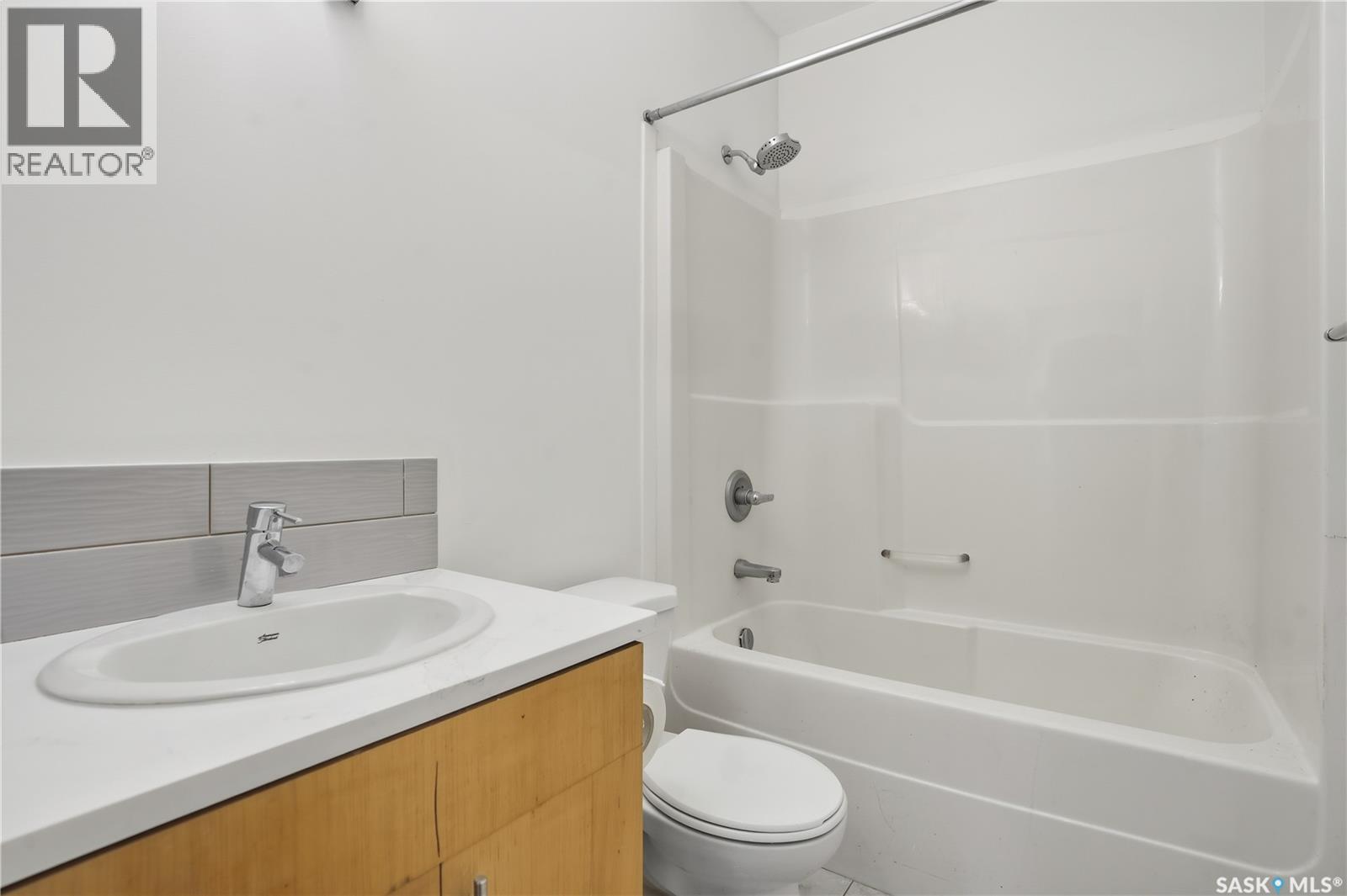 2106 Laurier Crescent E, Regina, Saskatchewan  S4V 0P6 - Photo 28 - SK020658