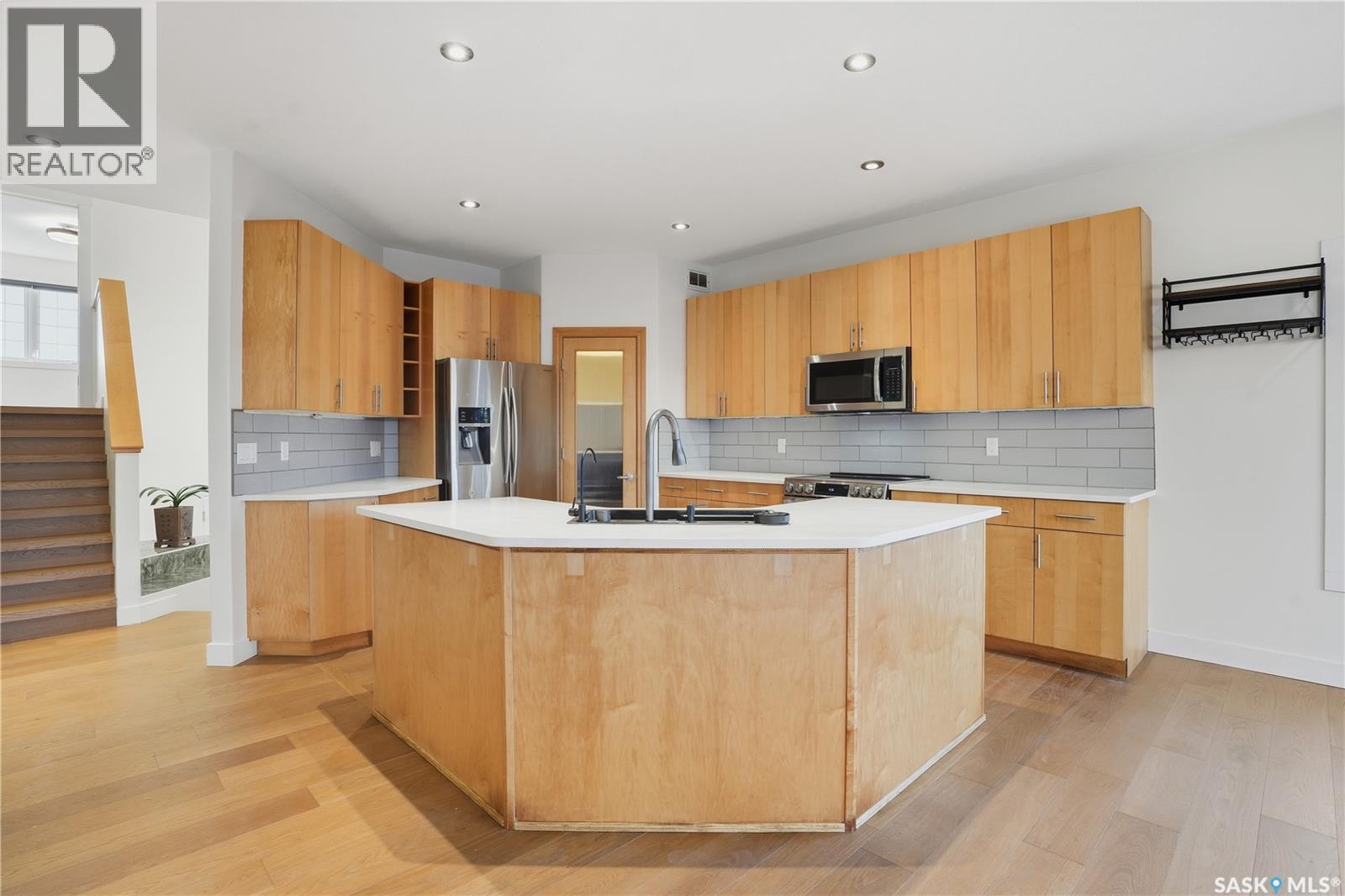 2106 Laurier Crescent E, Regina, Saskatchewan  S4V 0P6 - Photo 7 - SK020658