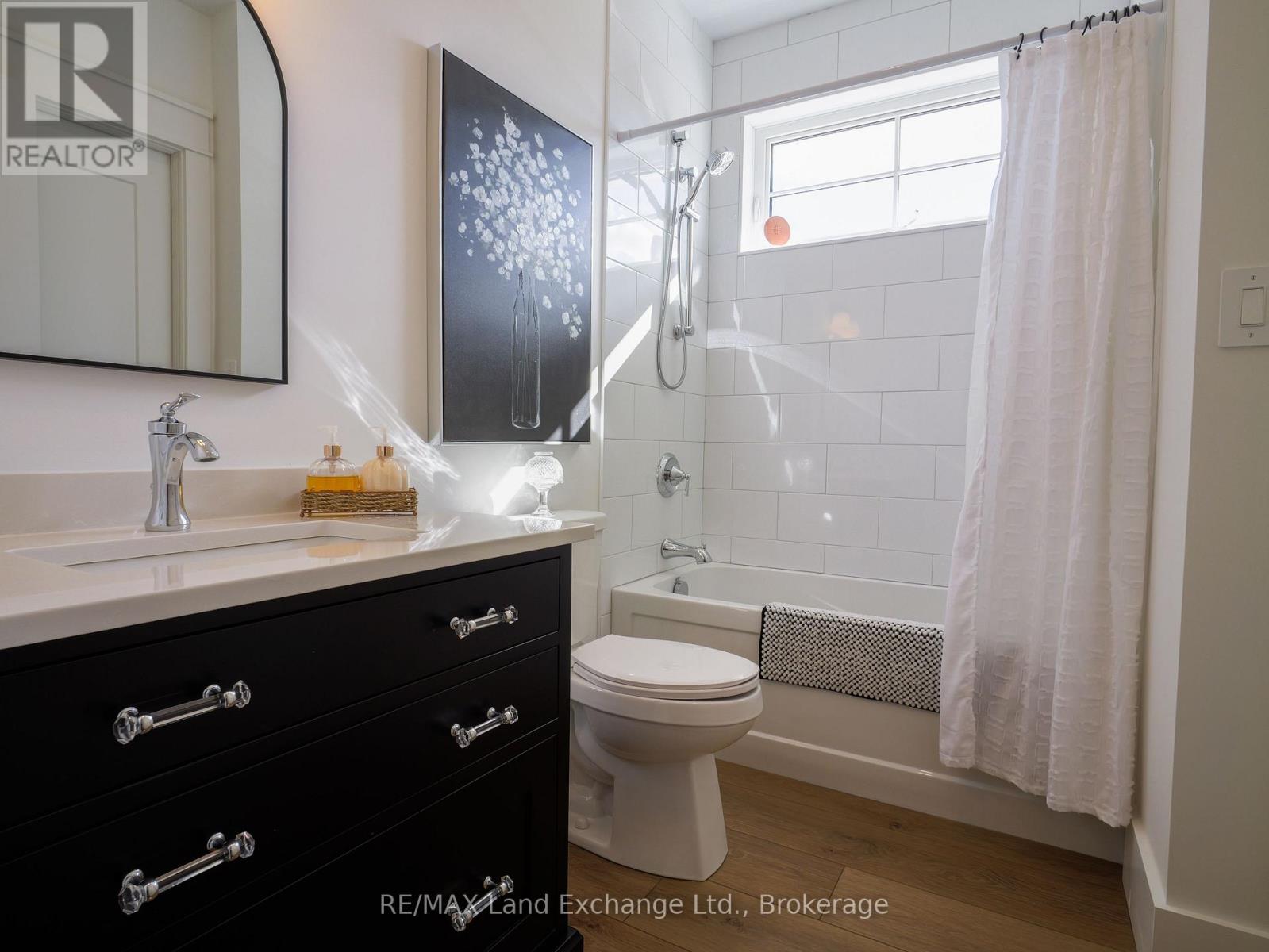 15 Lakeforest Drive, Saugeen Shores, Ontario  N0H 2L0 - Photo 23 - X12457570