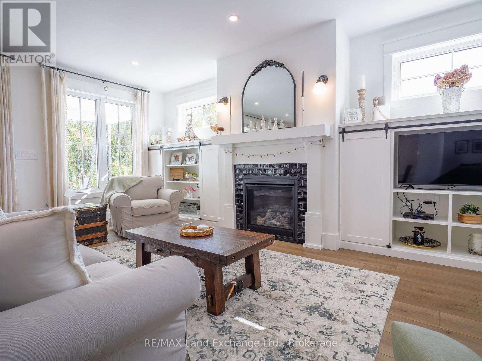15 Lakeforest Drive, Saugeen Shores, Ontario  N0H 2L0 - Photo 14 - X12457570
