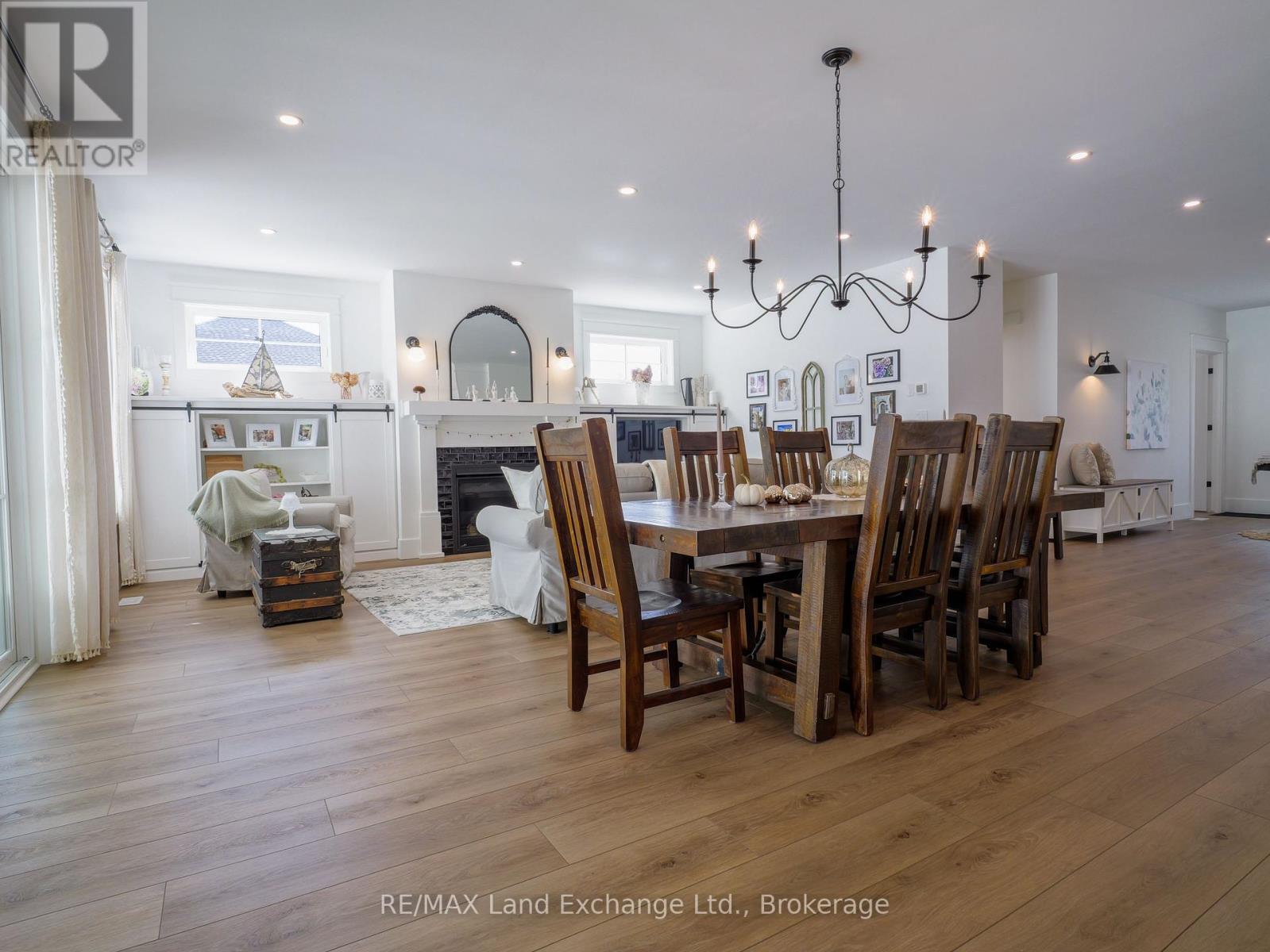 15 Lakeforest Drive, Saugeen Shores, Ontario  N0H 2L0 - Photo 13 - X12457570