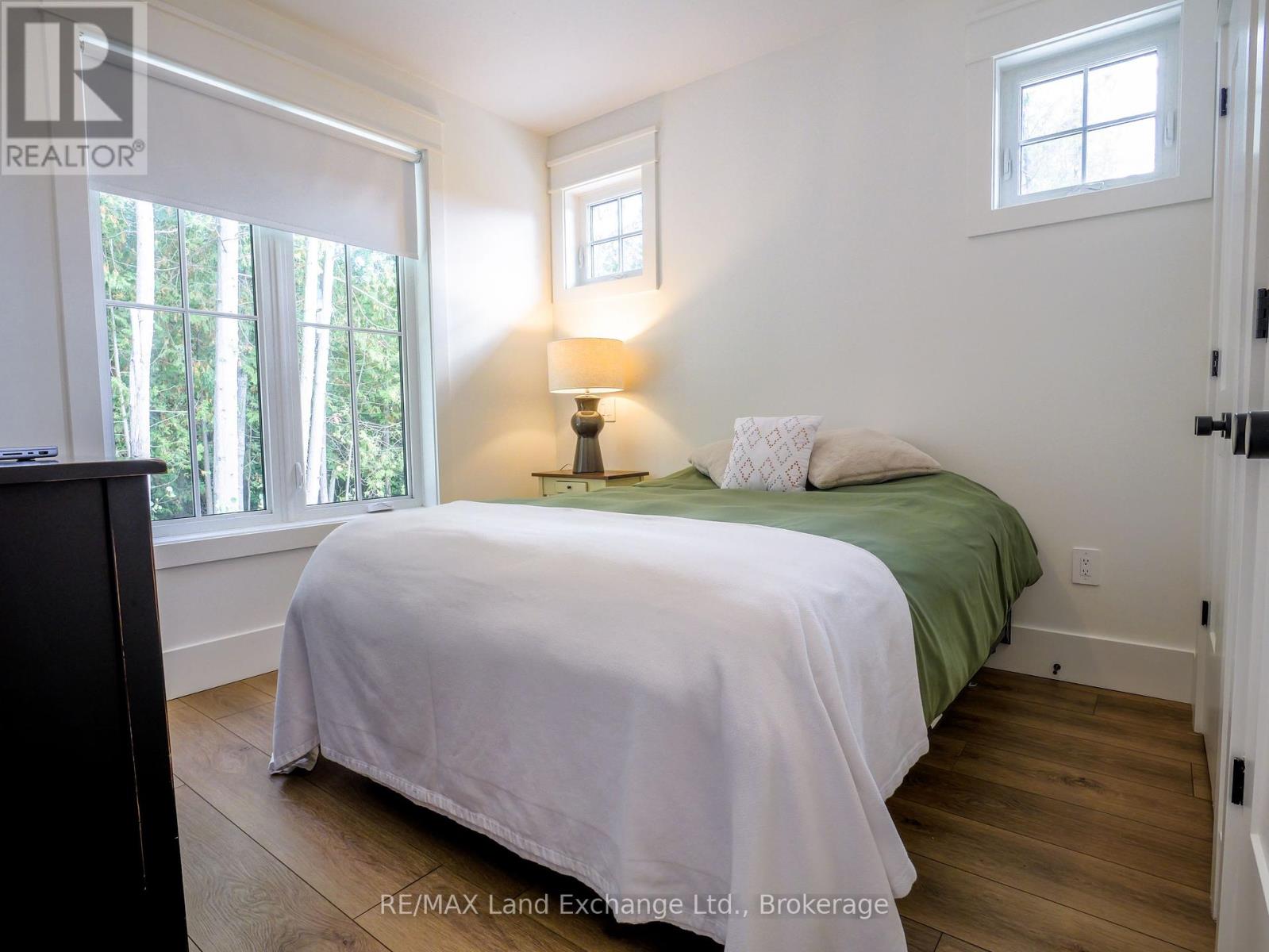 15 Lakeforest Drive, Saugeen Shores, Ontario  N0H 2L0 - Photo 31 - X12457570