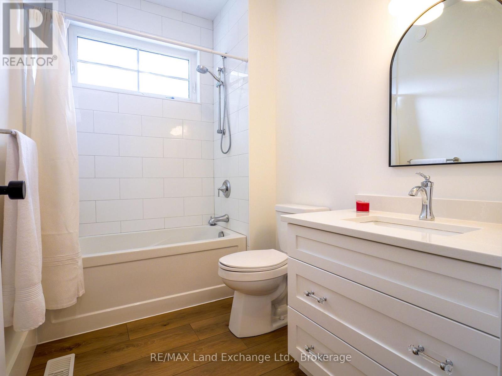 15 Lakeforest Drive, Saugeen Shores, Ontario  N0H 2L0 - Photo 34 - X12457570
