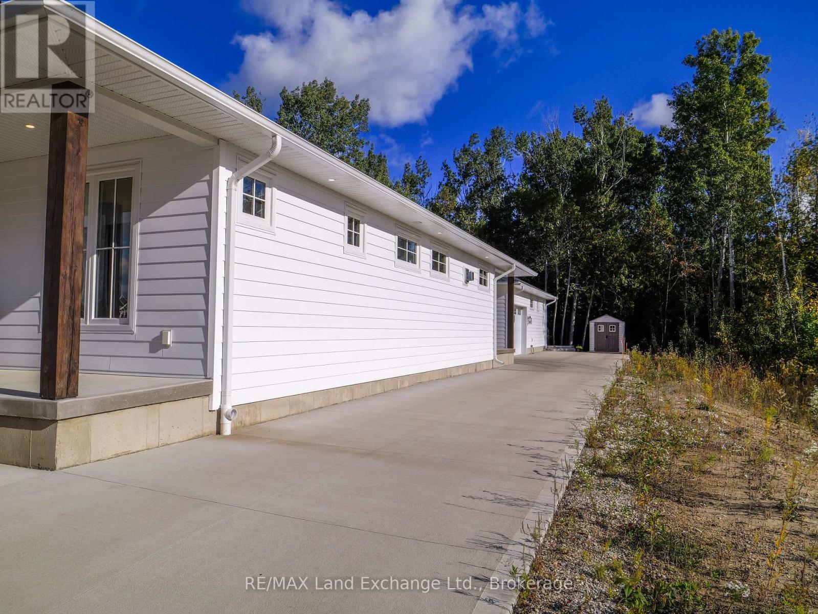 15 Lakeforest Drive, Saugeen Shores, Ontario  N0H 2L0 - Photo 41 - X12457570