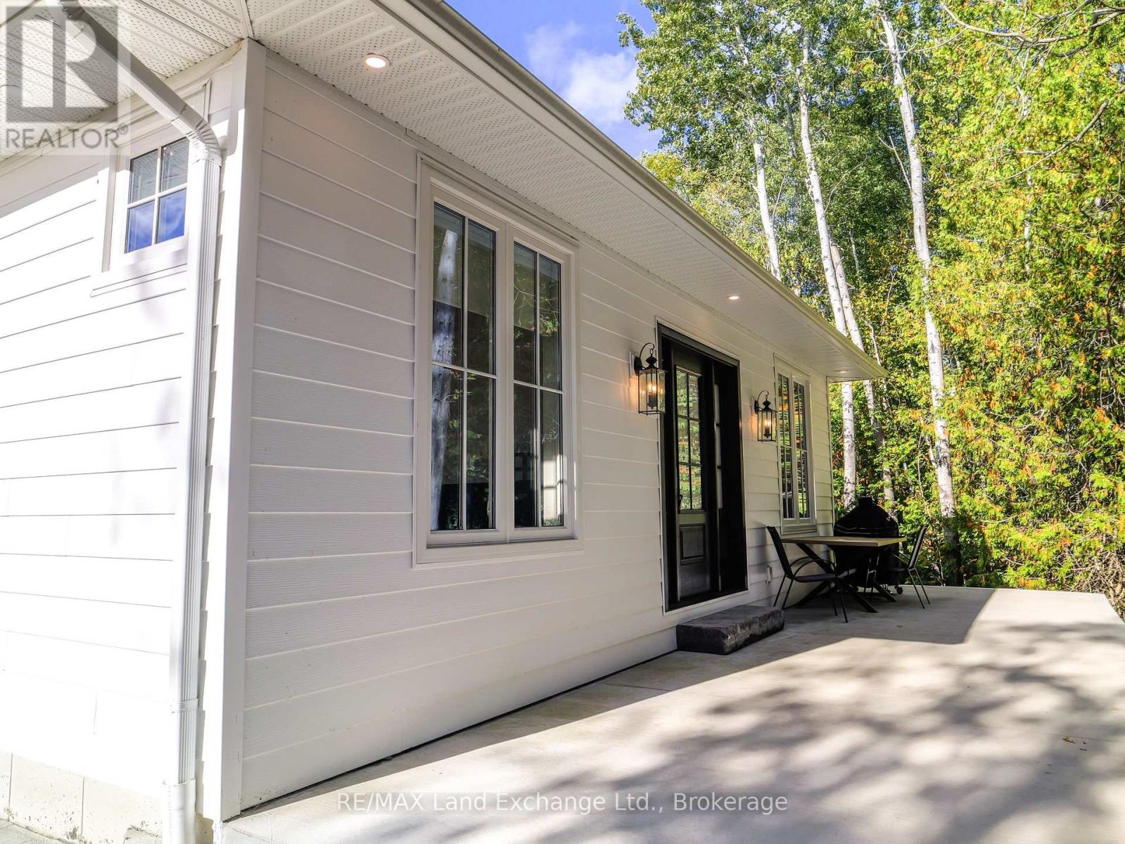 15 Lakeforest Drive, Saugeen Shores, Ontario  N0H 2L0 - Photo 48 - X12457570