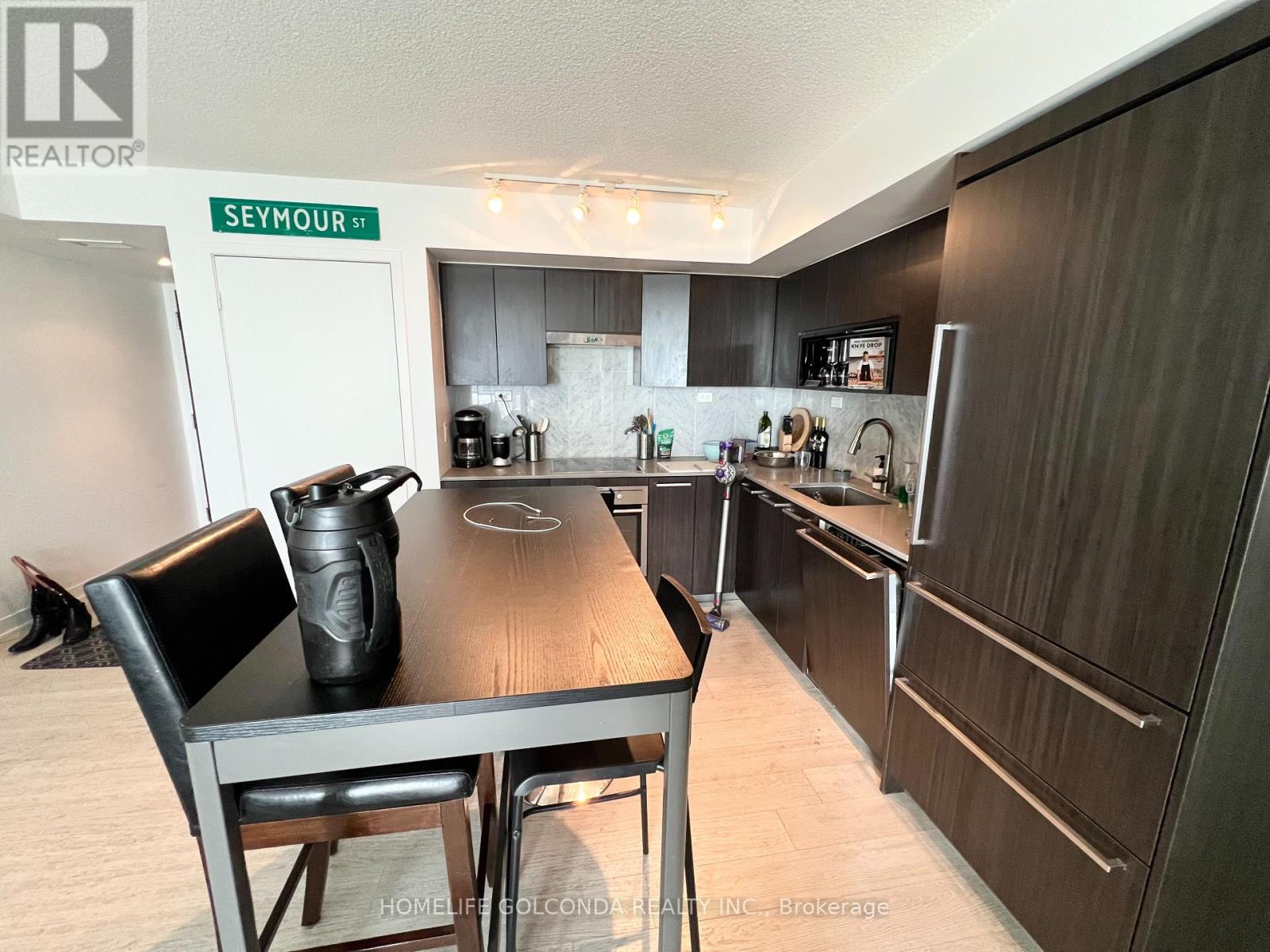 2312 - 70 Queens Wharf Road, Toronto, Ontario  M5V 0J2 - Photo 4 - C12453282