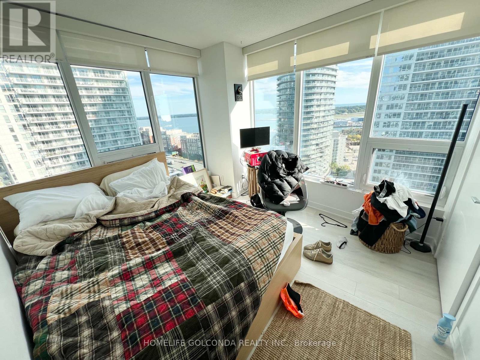 2312 - 70 Queens Wharf Road, Toronto, Ontario  M5V 0J2 - Photo 6 - C12453282