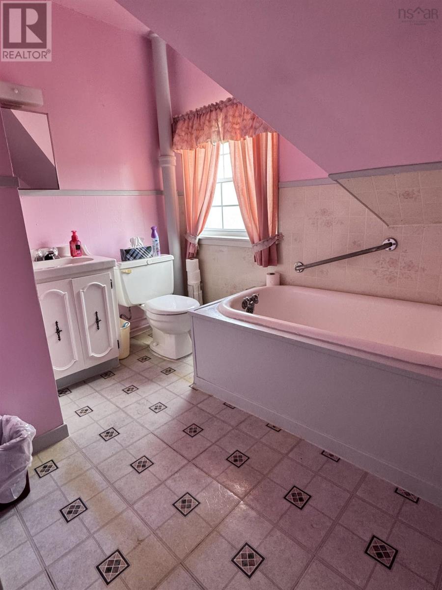 31 Fraser Street, Glace Bay, Nova Scotia  B1A 2Z5 - Photo 15 - 202525652