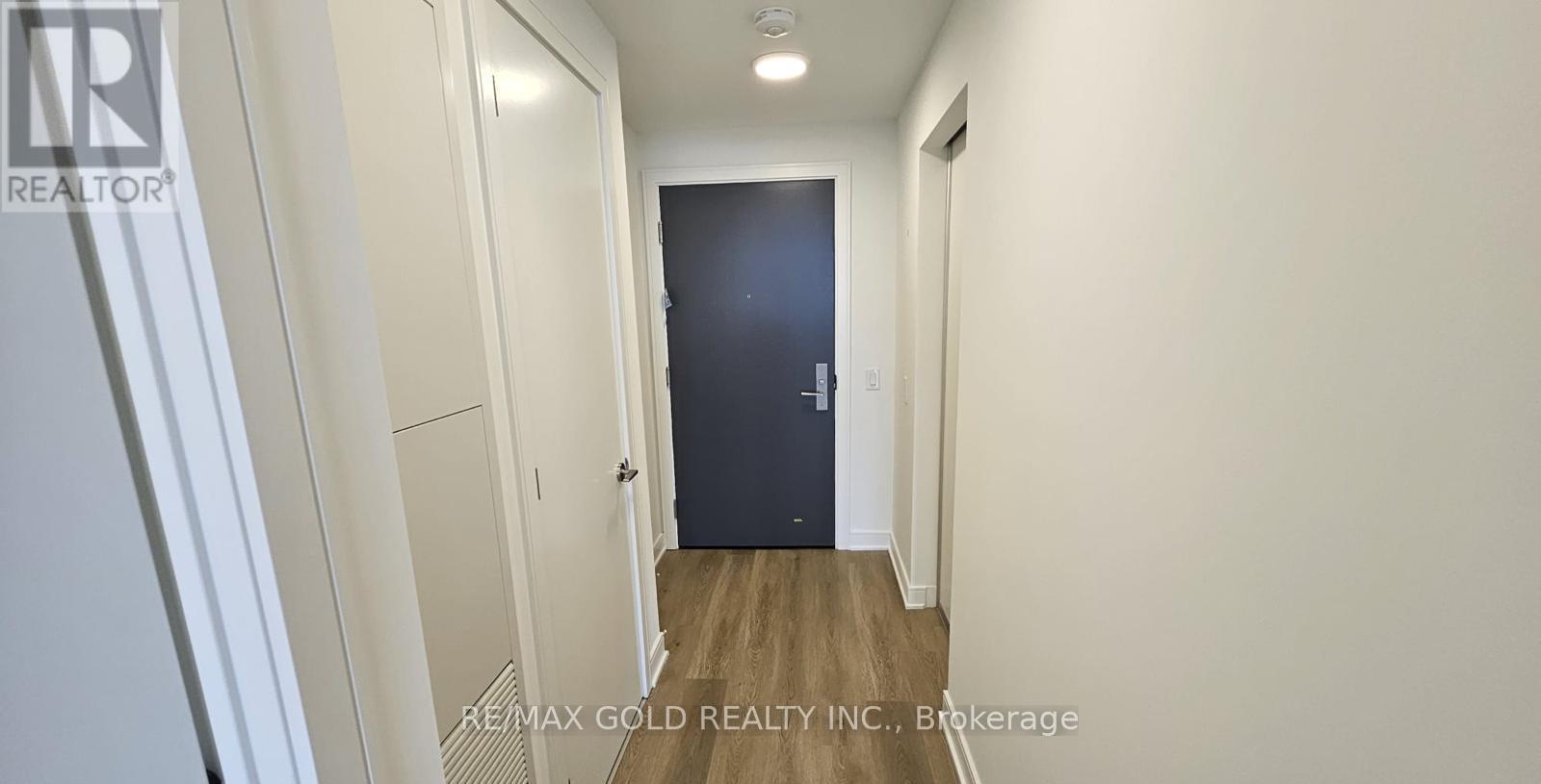 1319 - 86 Dundas Street E, Mississauga, Ontario  L5A 0B1 - Photo 2 - W12457611