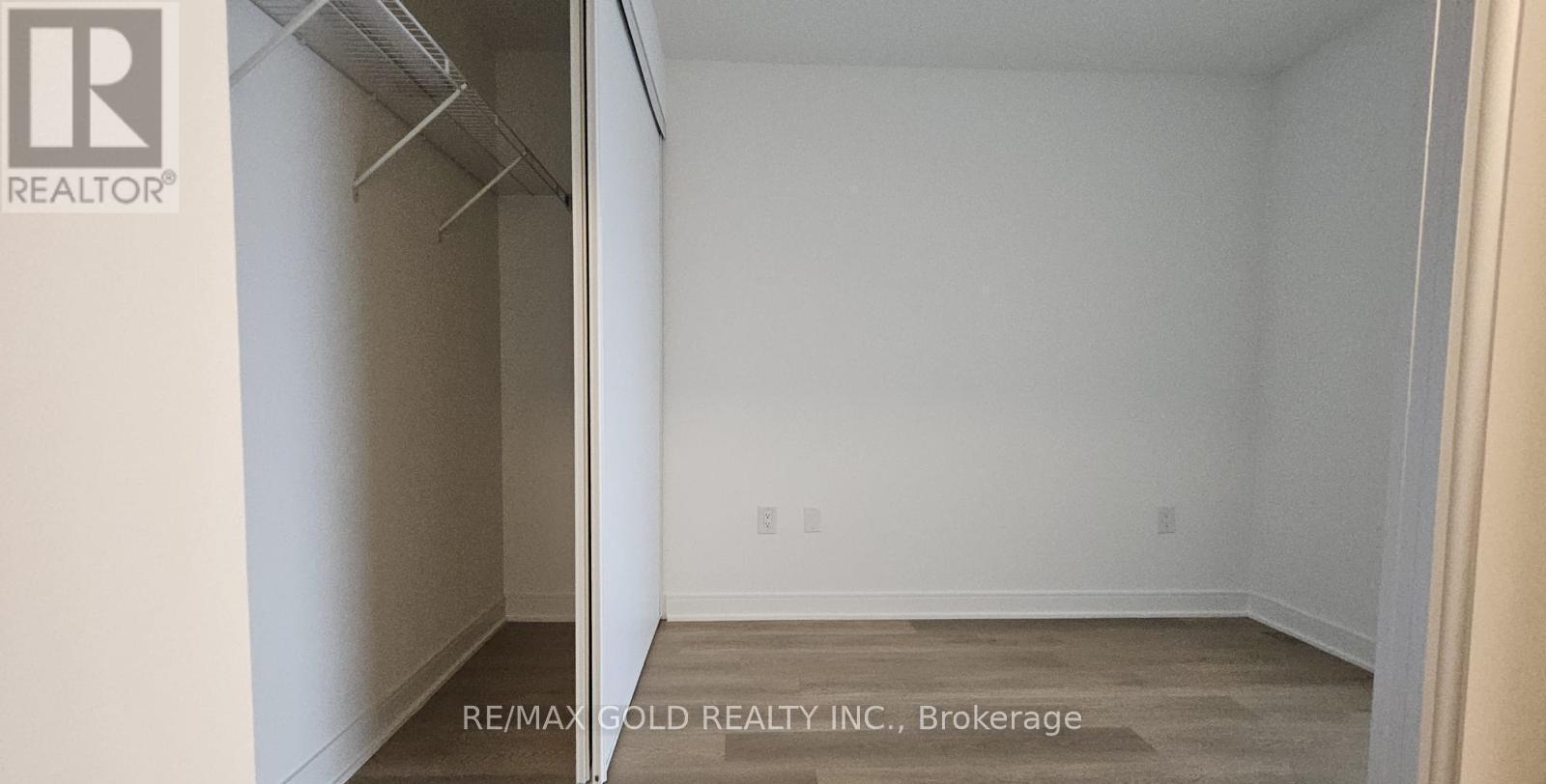 1319 - 86 Dundas Street E, Mississauga, Ontario  L5A 0B1 - Photo 3 - W12457611