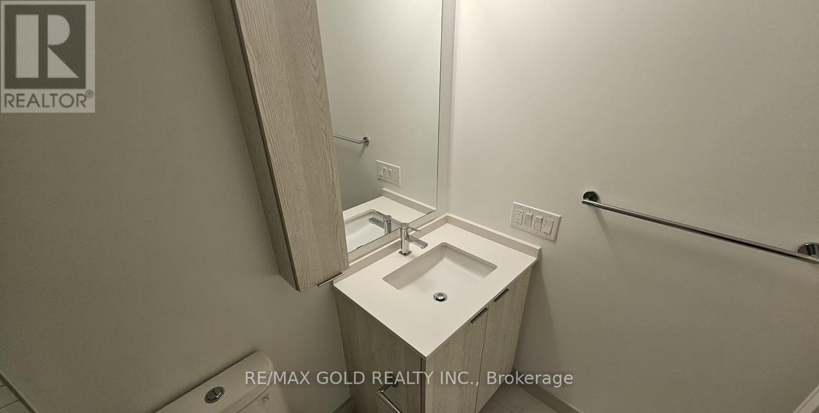 1319 - 86 Dundas Street E, Mississauga, Ontario  L5A 0B1 - Photo 4 - W12457611