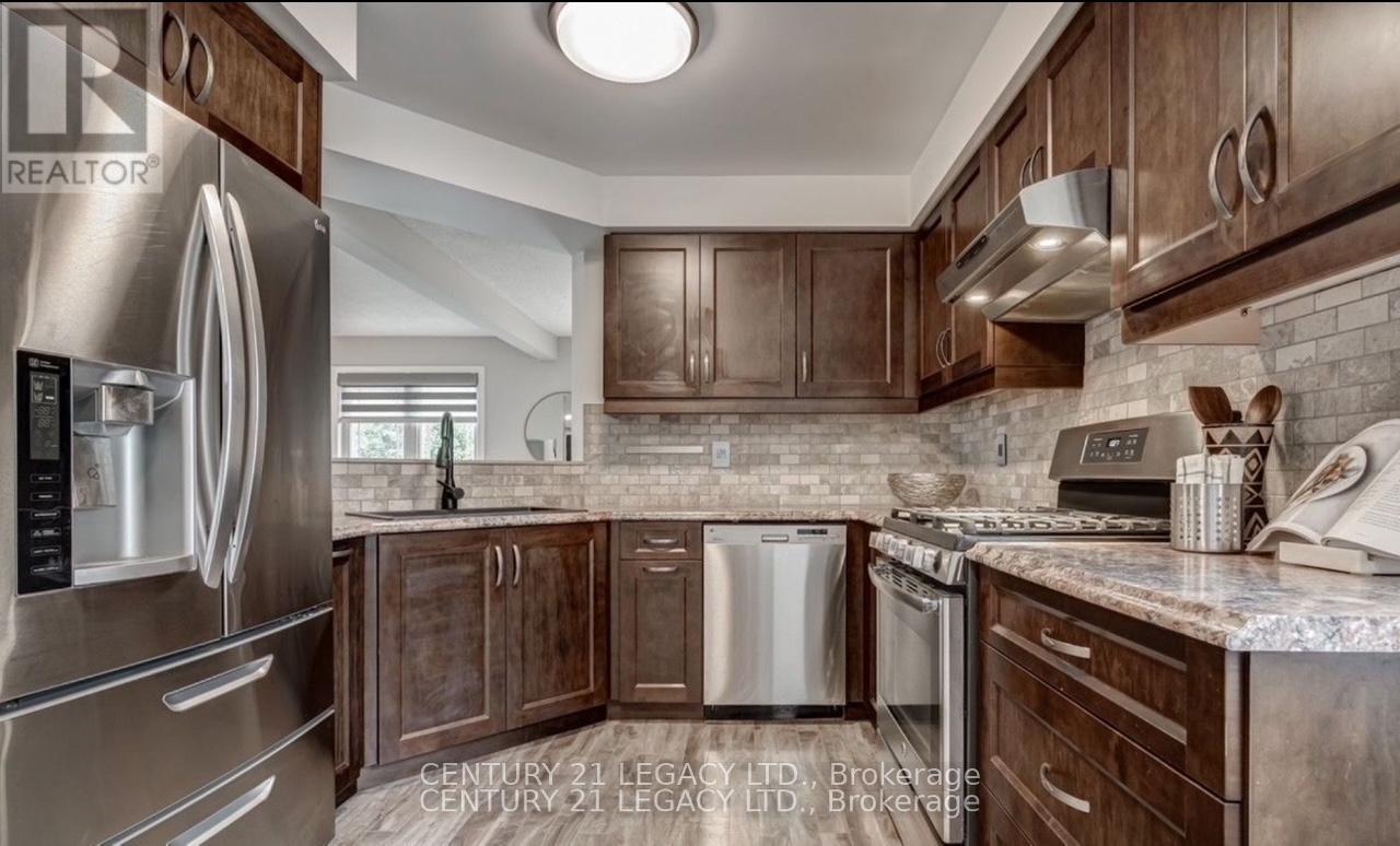 Upper - 339 Lewis Drive W, Orangeville, Ontario  L9W 4P8 - Photo 5 - W12457623
