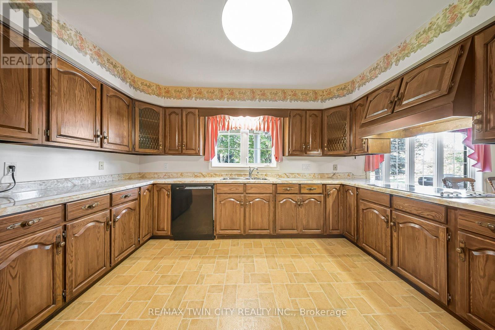 1599 Berlett's Road, Wilmot, Ontario  N0B 2L0 - Photo 9 - X12457617