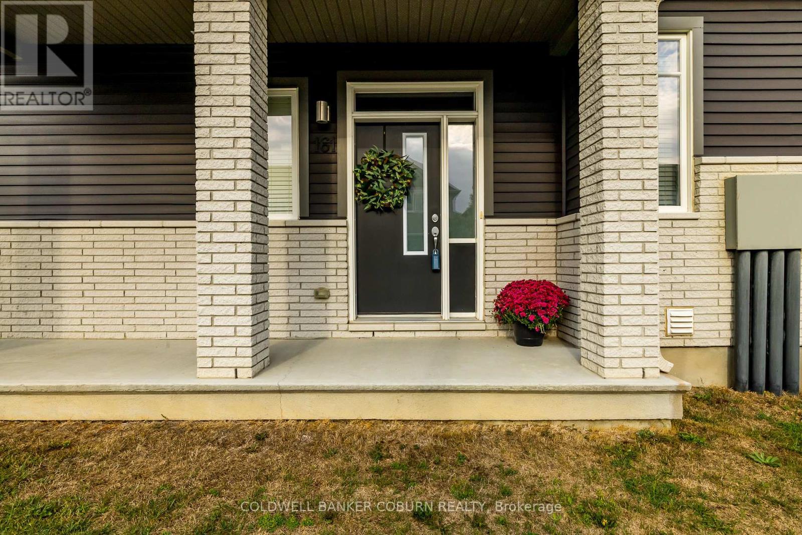 161 Jardiniere Street, Ottawa, Ontario  K2S 2K1 - Photo 3 - X12457651