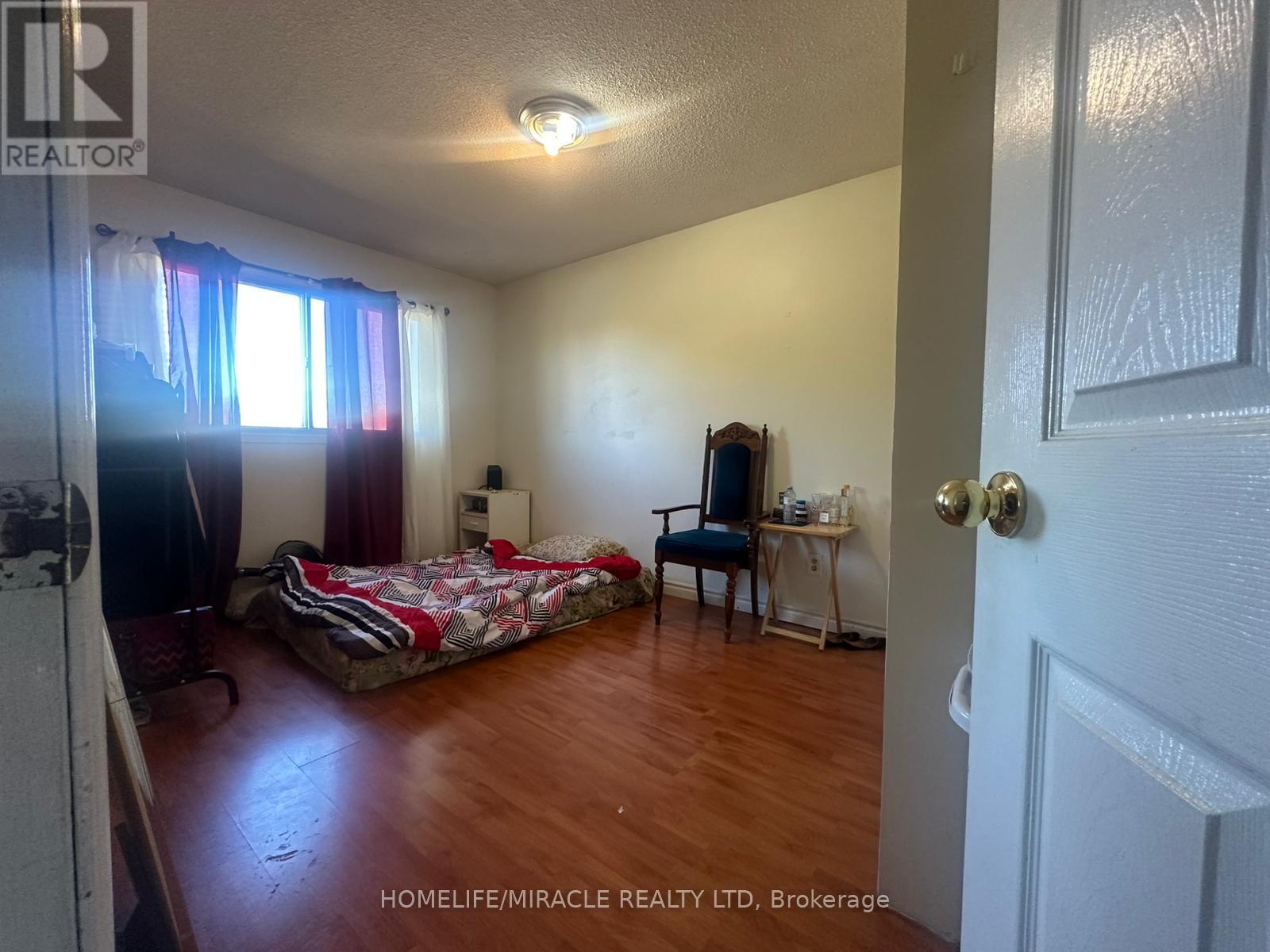46 Hinchley Wood Grove, Brampton, Ontario  L6V 3M3 - Photo 12 - W12450318