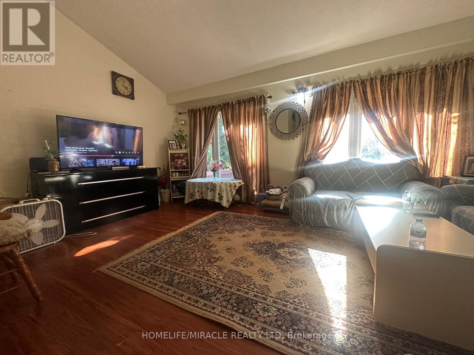 46 Hinchley Wood Grove, Brampton, Ontario  L6V 3M3 - Photo 13 - W12450318