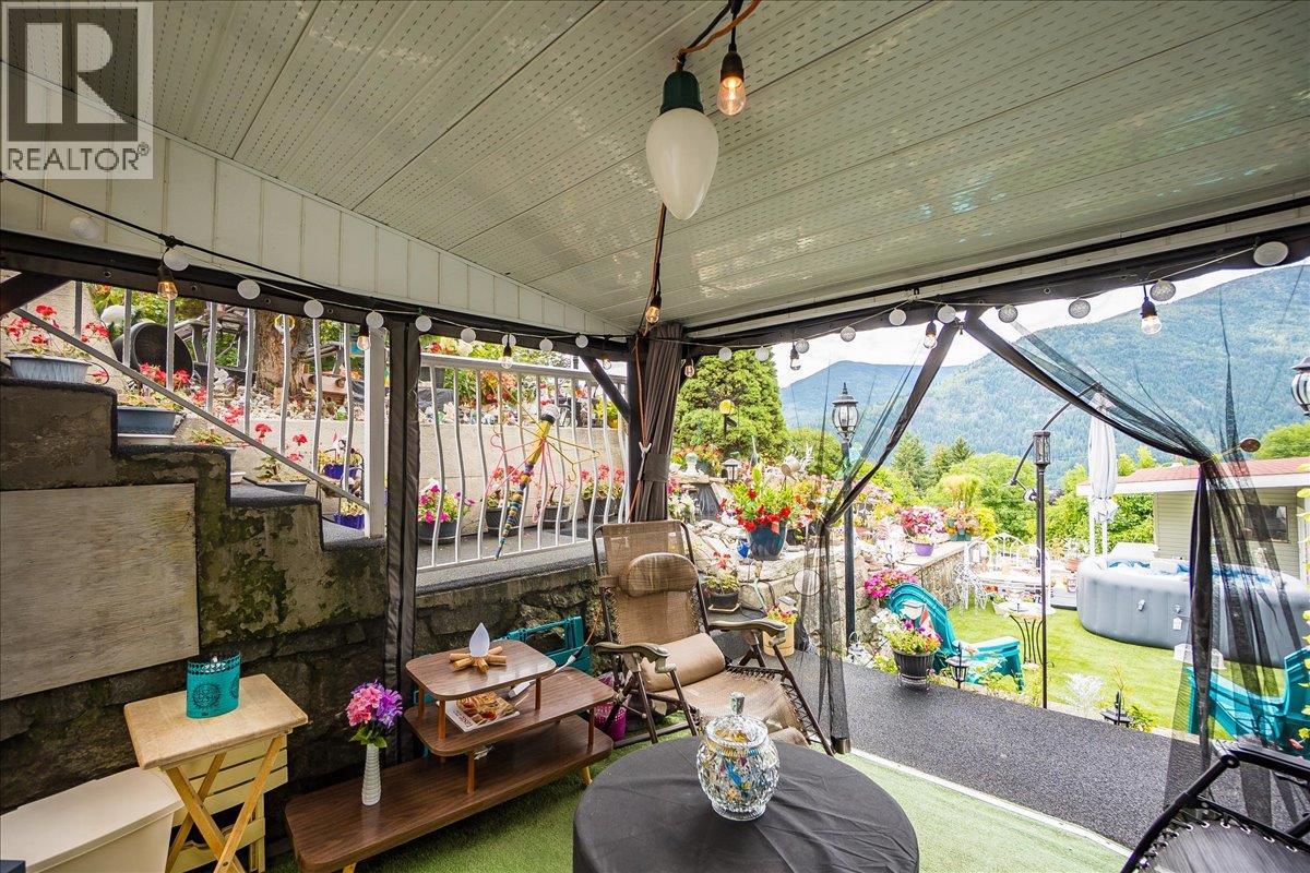 801 Houston Street, Nelson, British Columbia  V1L 5J3 - Photo 17 - 10359825