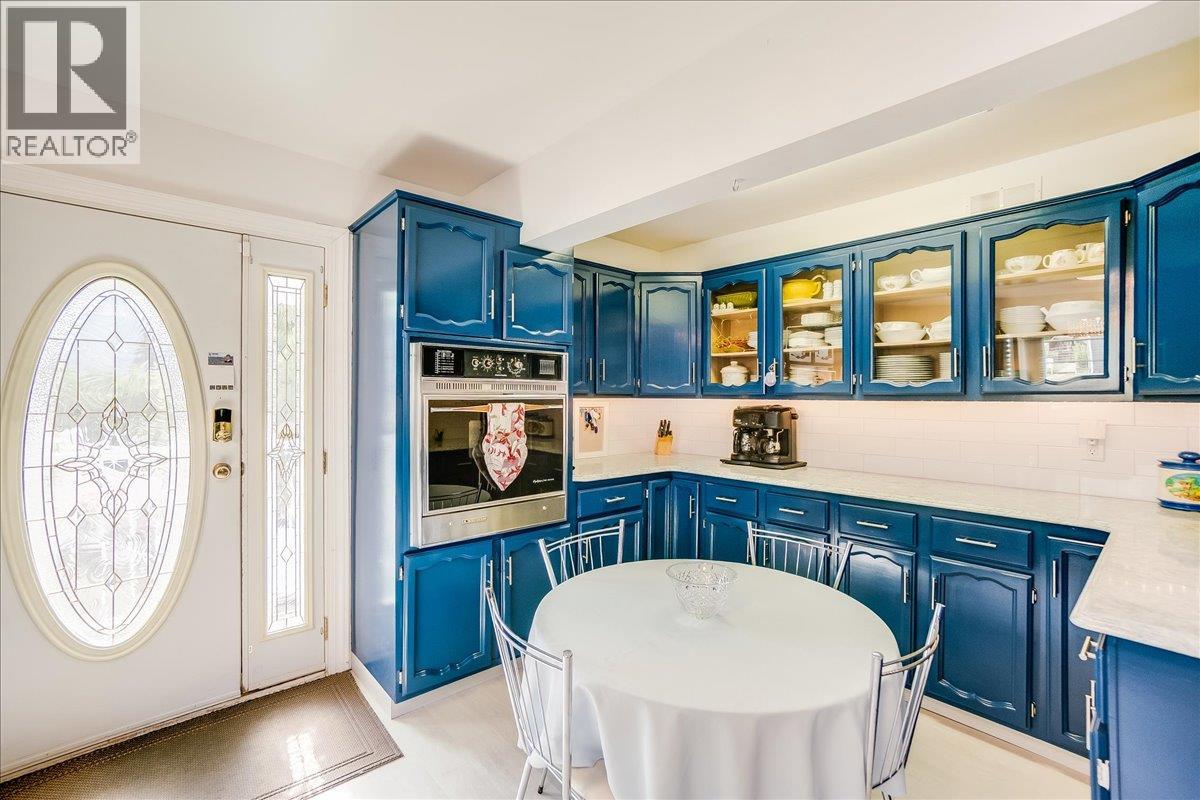 801 Houston Street, Nelson, British Columbia  V1L 5J3 - Photo 29 - 10359825