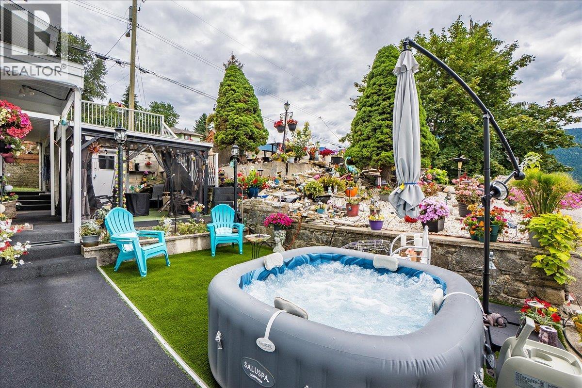 801 Houston Street, Nelson, British Columbia  V1L 5J3 - Photo 21 - 10359825