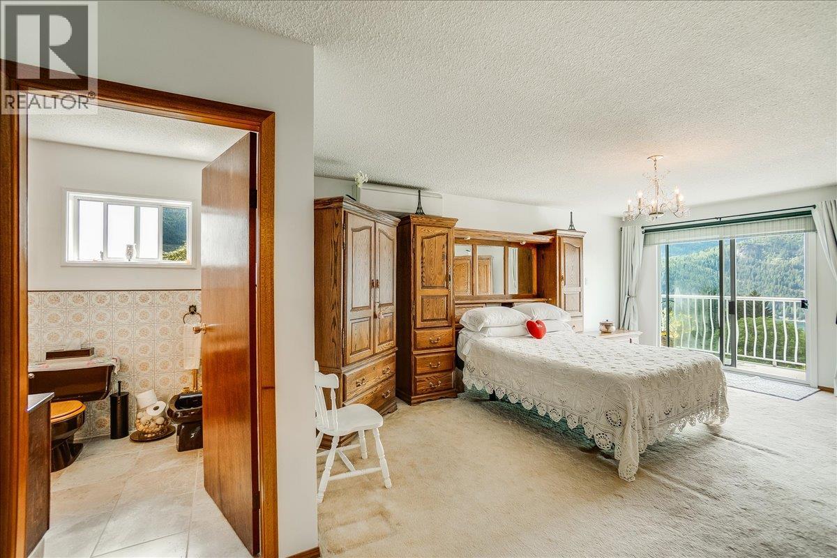 801 Houston Street, Nelson, British Columbia  V1L 5J3 - Photo 65 - 10359825