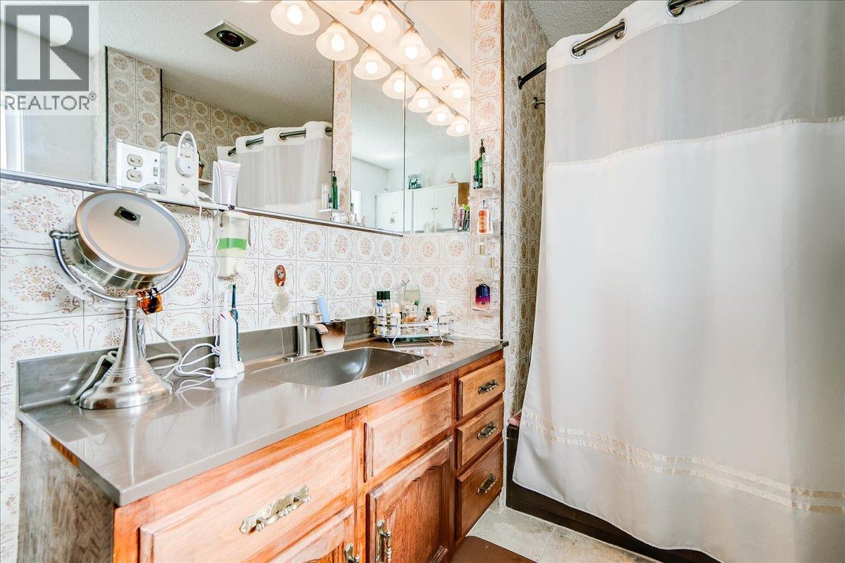 801 Houston Street, Nelson, British Columbia  V1L 5J3 - Photo 66 - 10359825