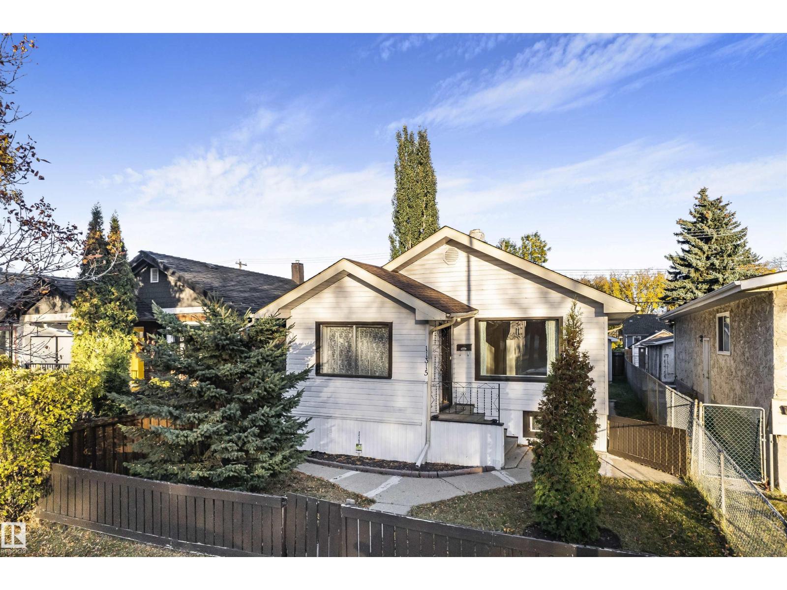 11315 97 St Nw, Edmonton, Alberta  T5G 1X3 - Photo 1 - E4461761